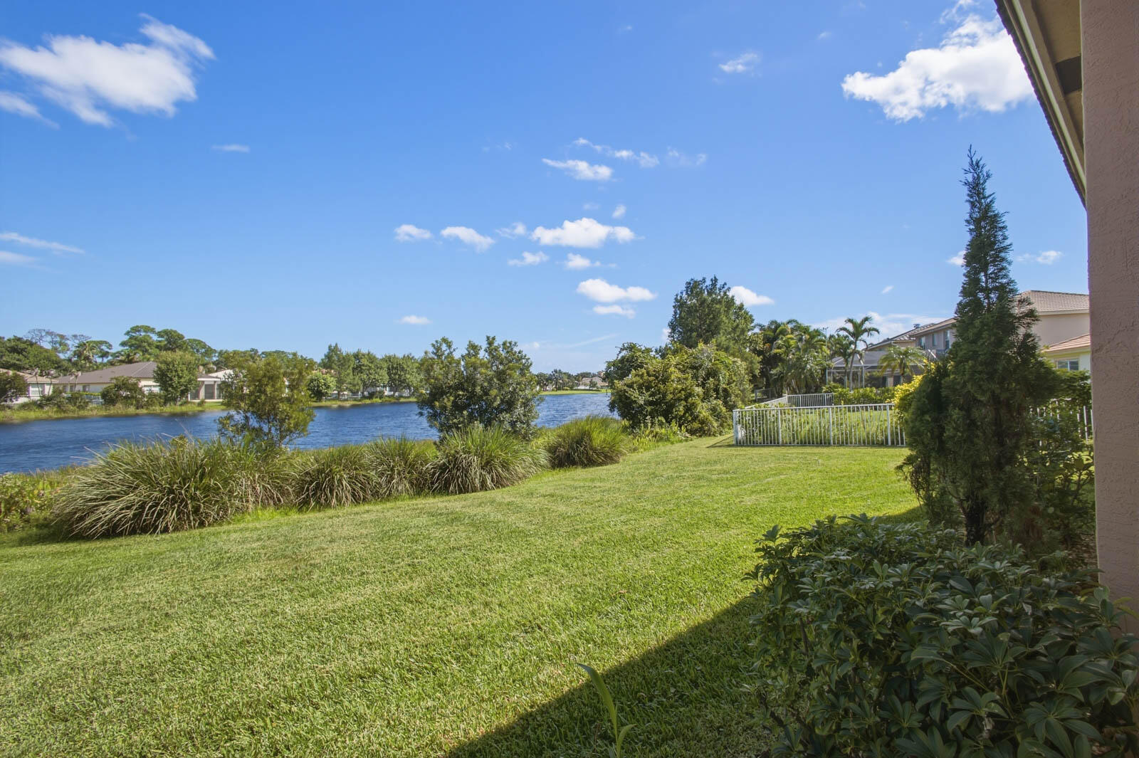 1251 Se Illusion Isle Way Property Photo 47
