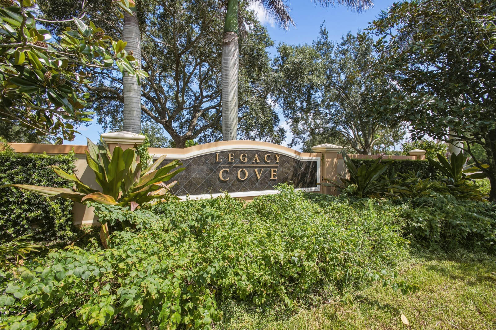 1251 Se Illusion Isle Way Property Photo 48