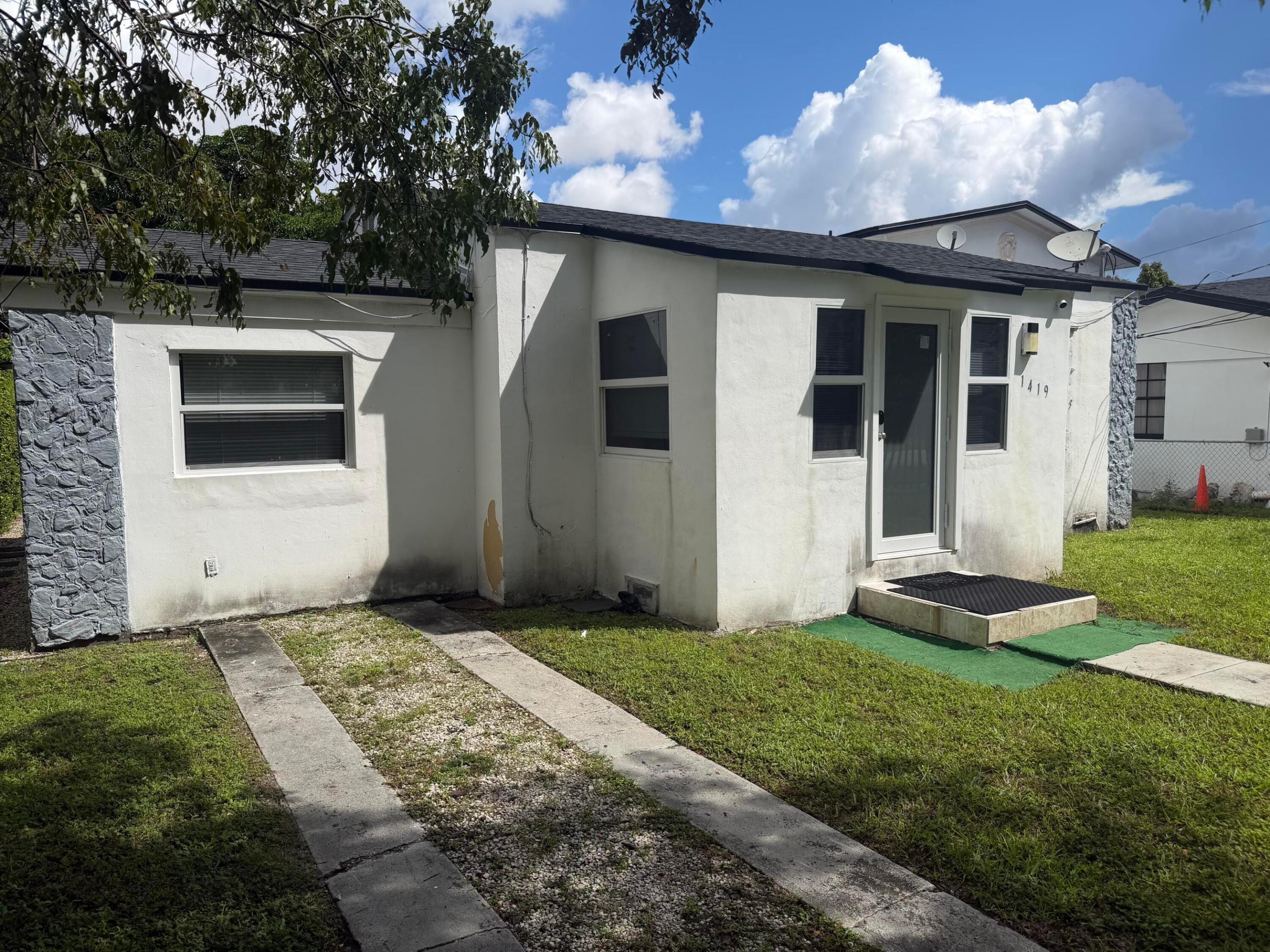 1419 Nw 44th Street 1 Property Photo 1