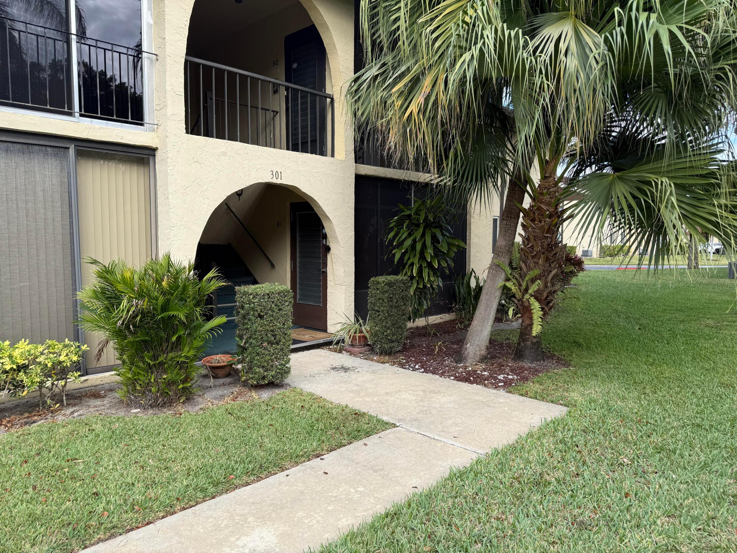 301 PINE RIDGE Circle B-1 Property Photo 1