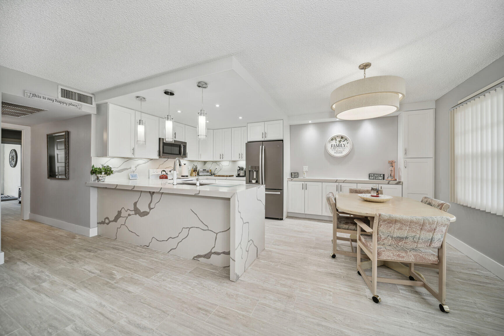 364 Wellington J Property Photo 2