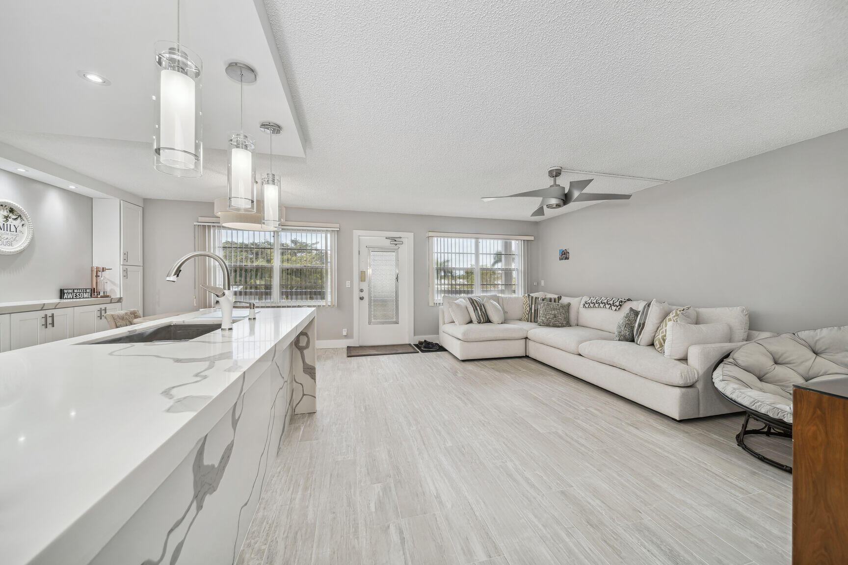 364 Wellington J Property Photo 4
