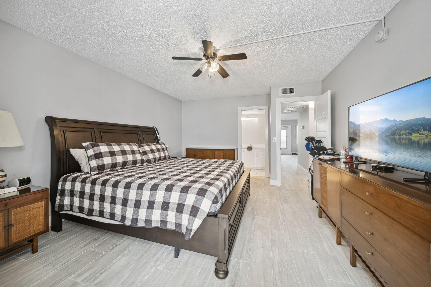 364 Wellington J Property Photo 8