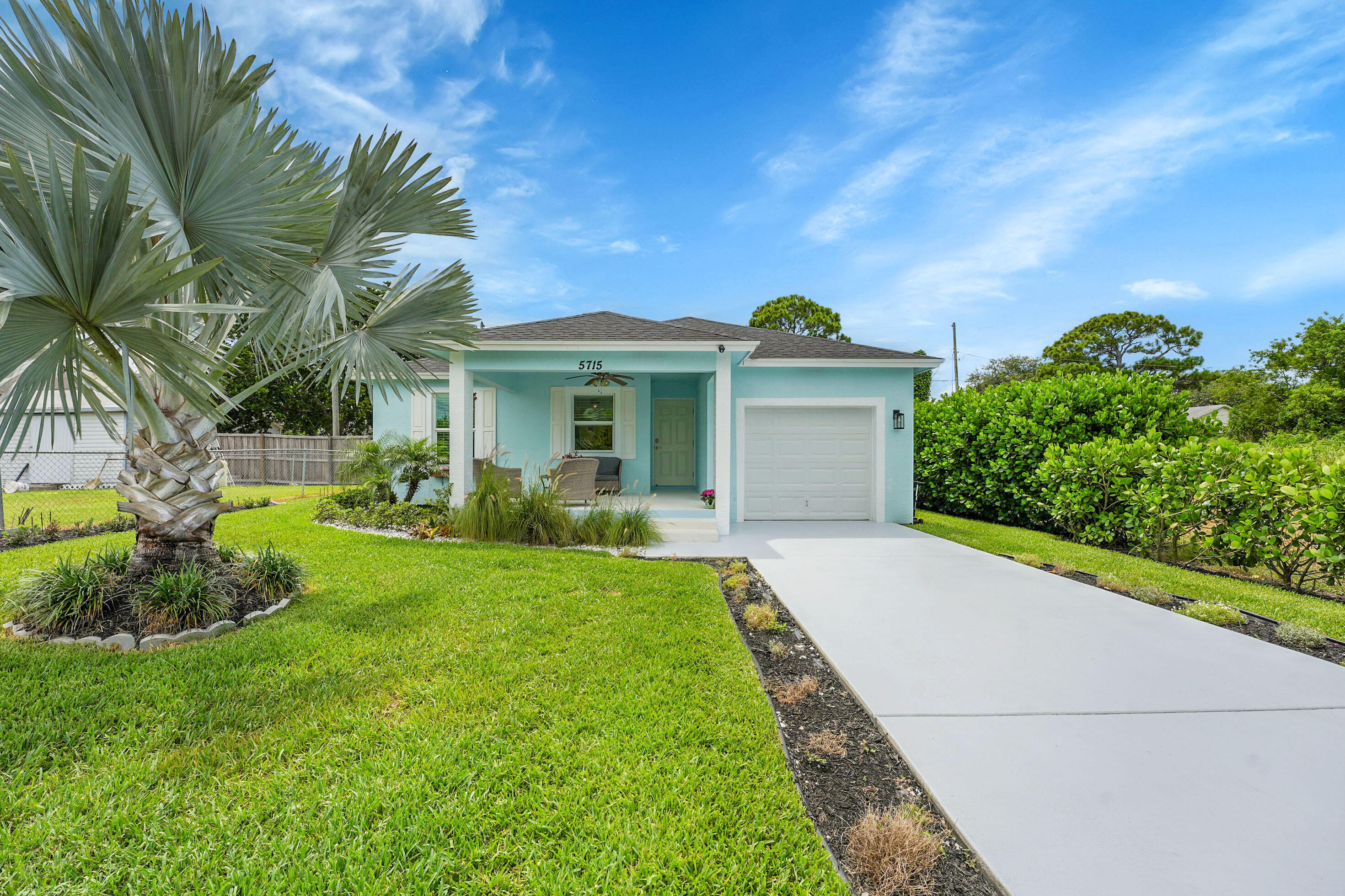5715 Se Pine Avenue Property Photo 1