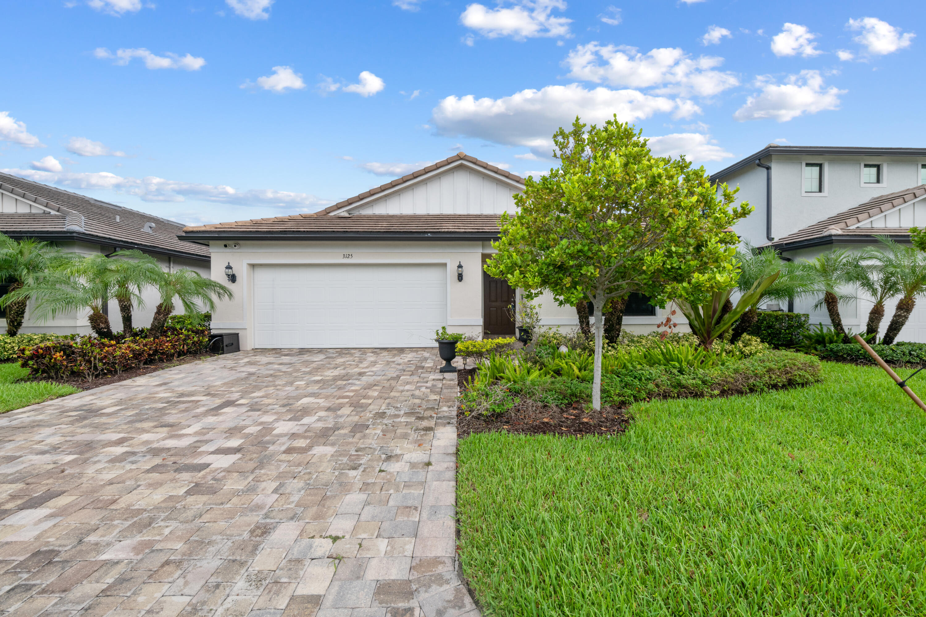 3125 Buttonwood Court Property Photo 1