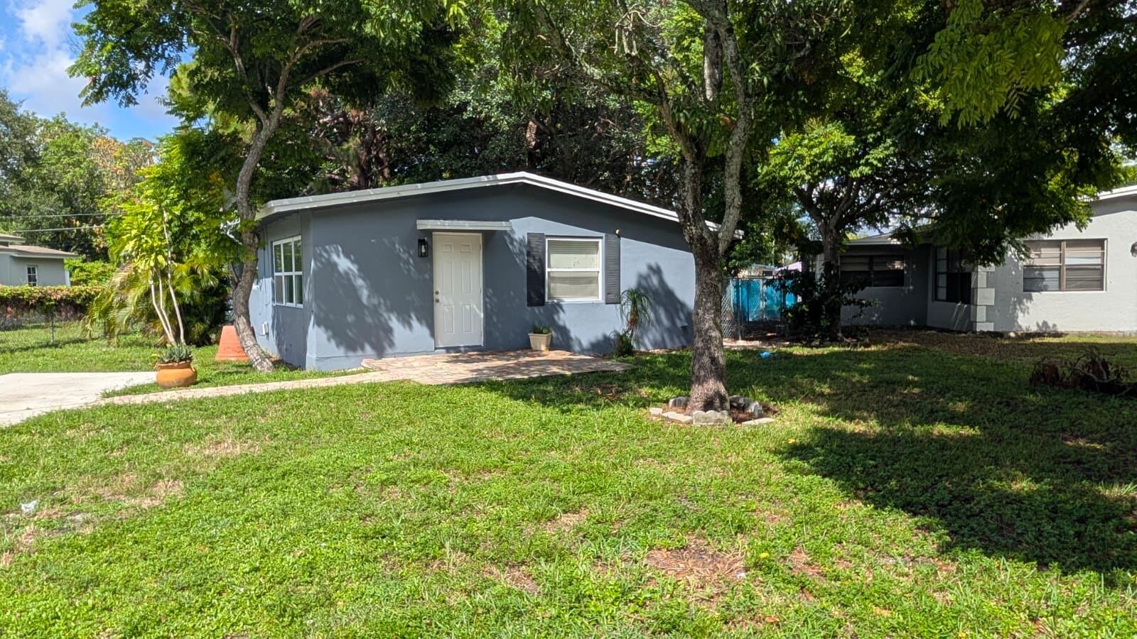 1553 NW 15th Avenue Property Photo 1