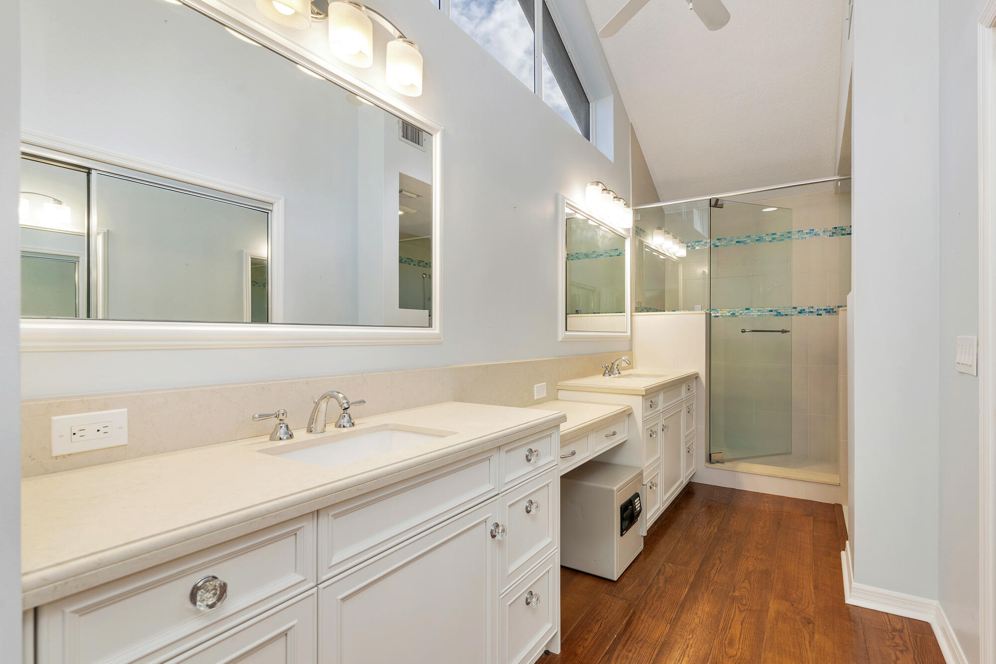 16440 Riverwind Drive Property Photo 12