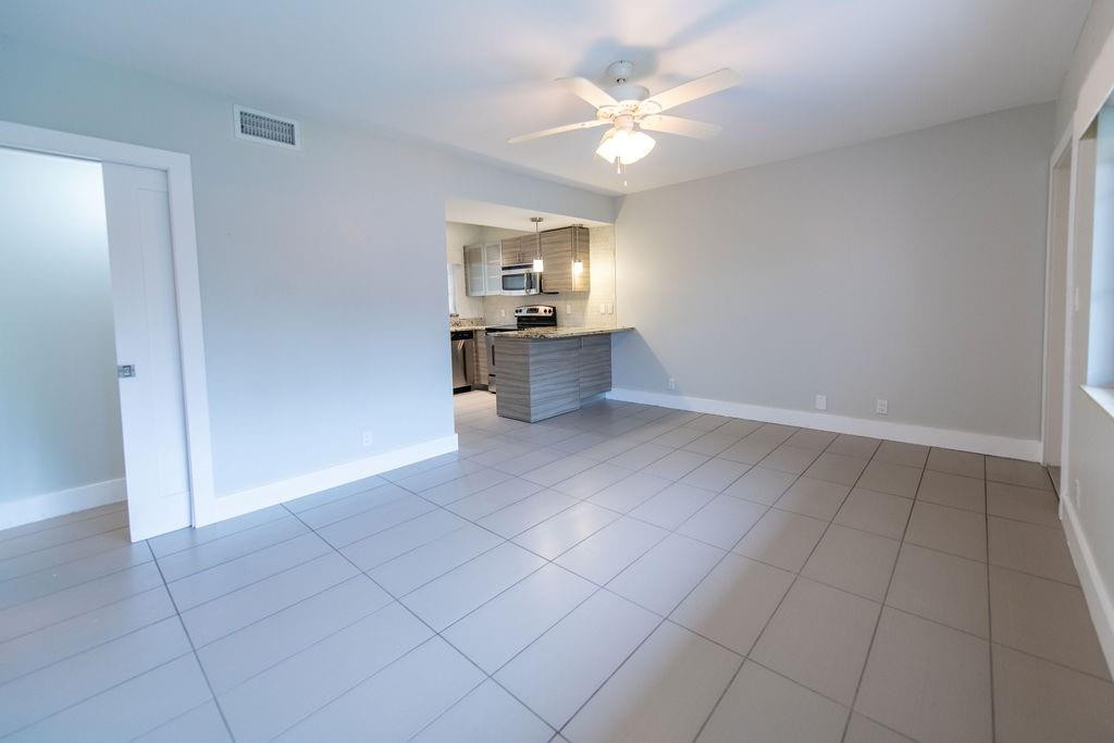 64 Isle Of Venice Drive Apt 22 Property Photo 2