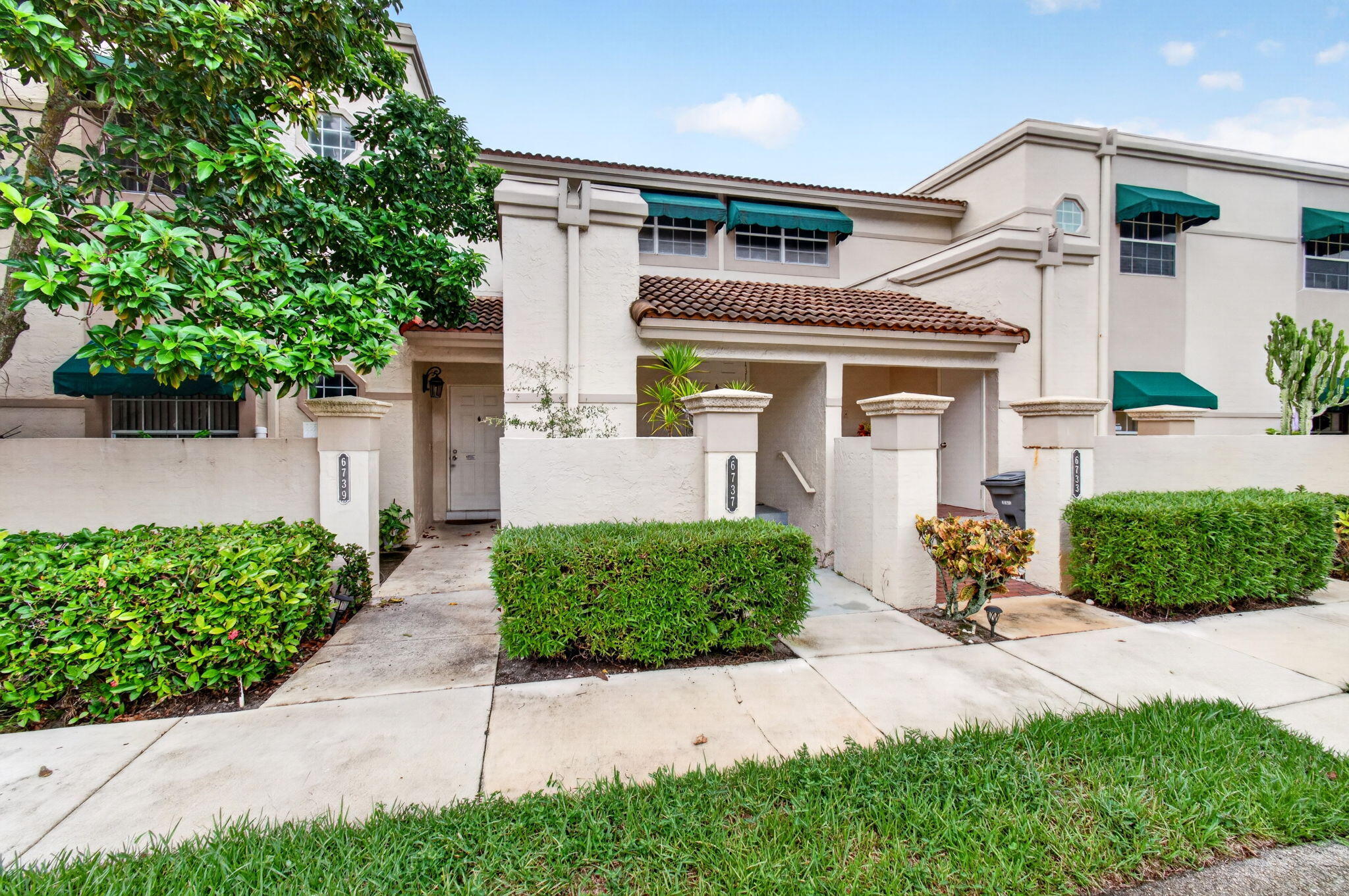 6737 Via Regina Property Photo 1
