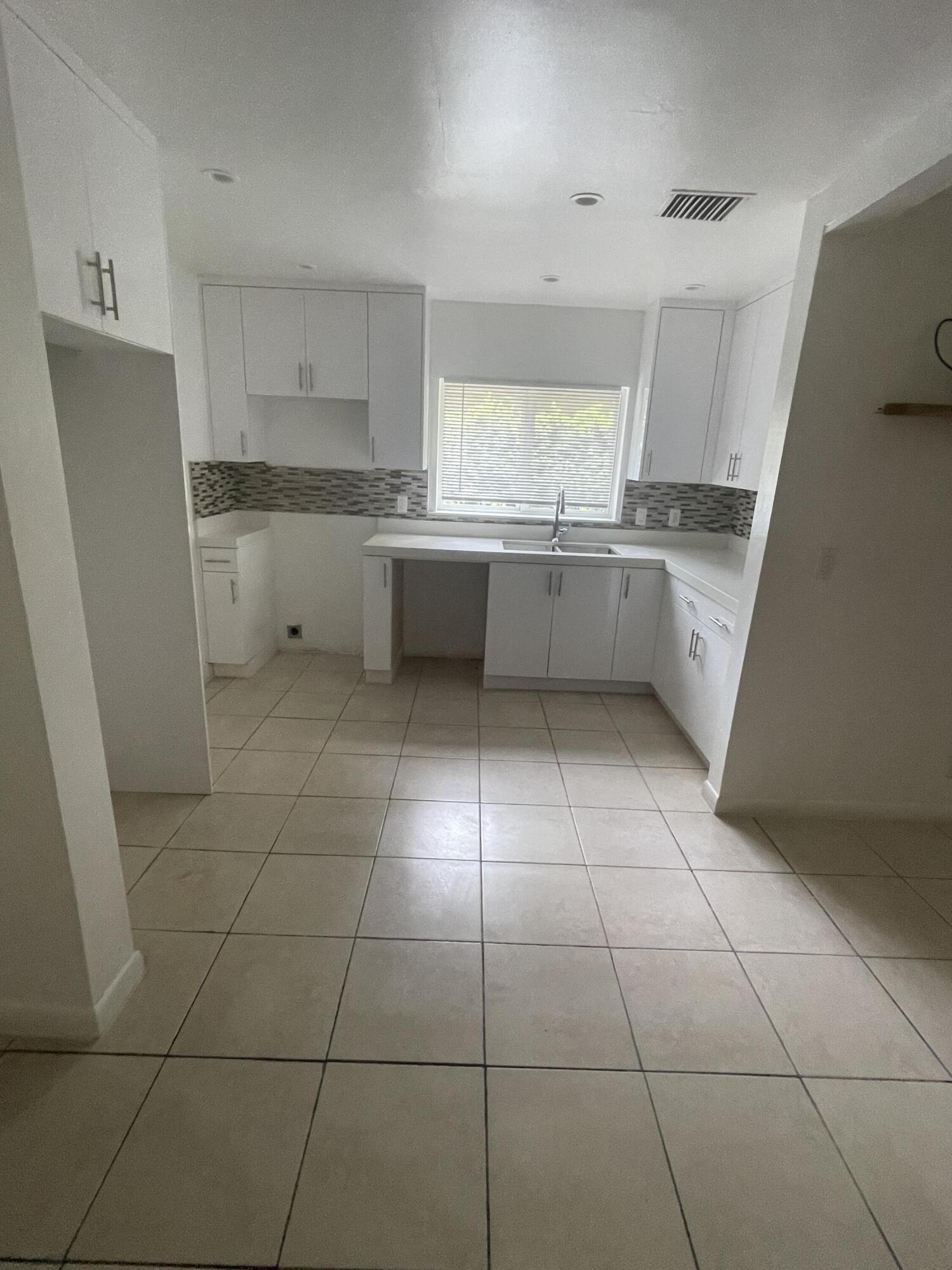 2410 GARFIELD Street Property Photo 1