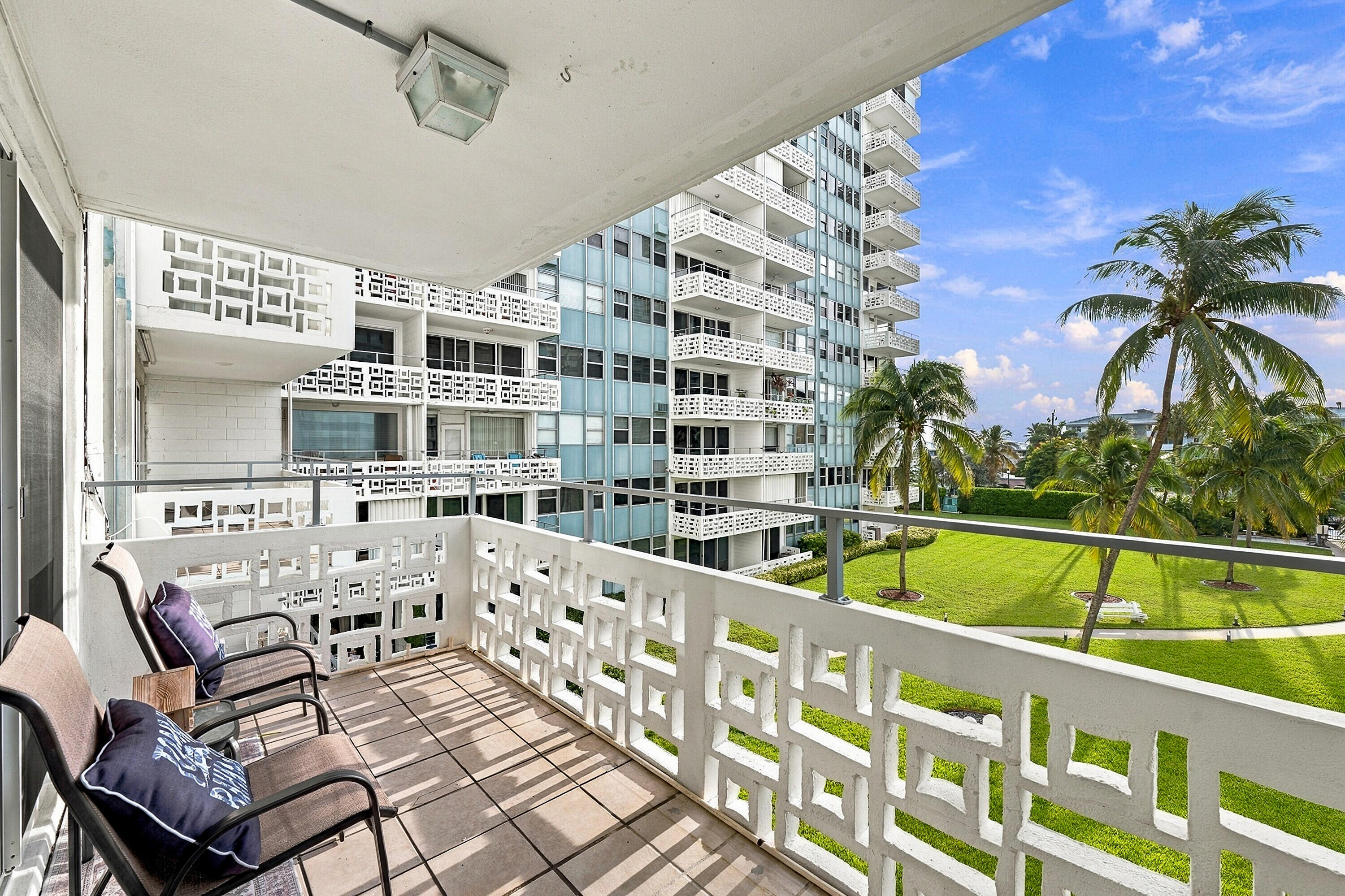 1900 S Ocean Drive 309 Property Photo 12