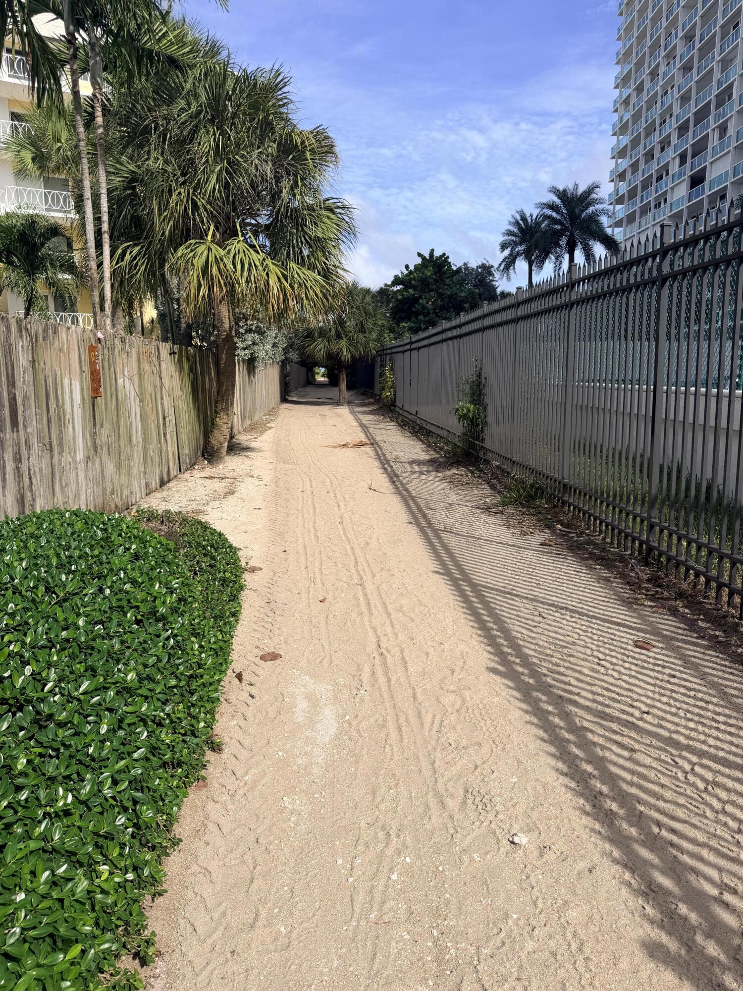 1900 S Ocean Drive 309 Property Photo 31