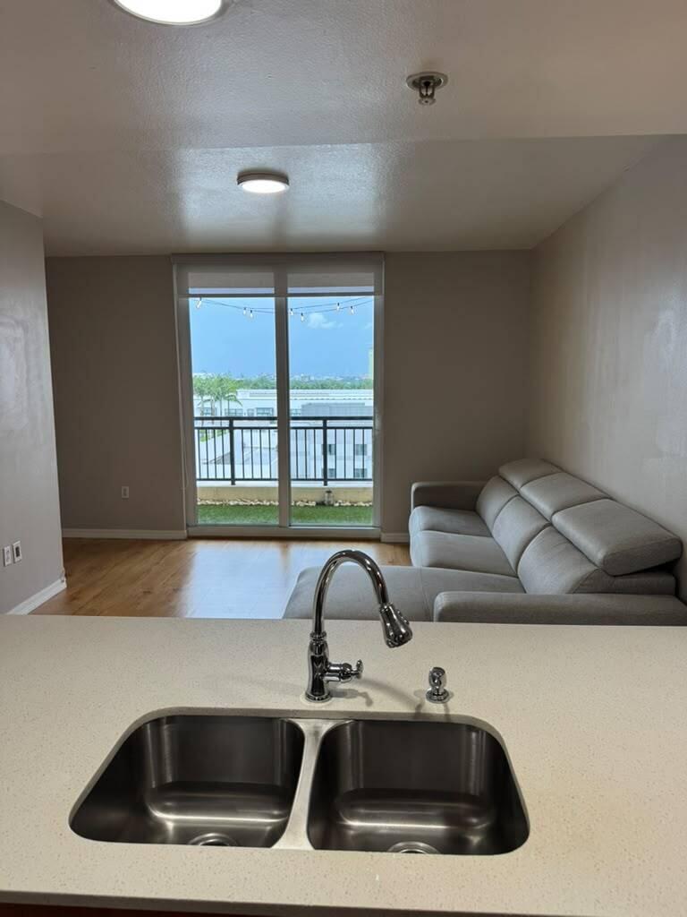 100 N Federal Highway 1134 Property Photo 5