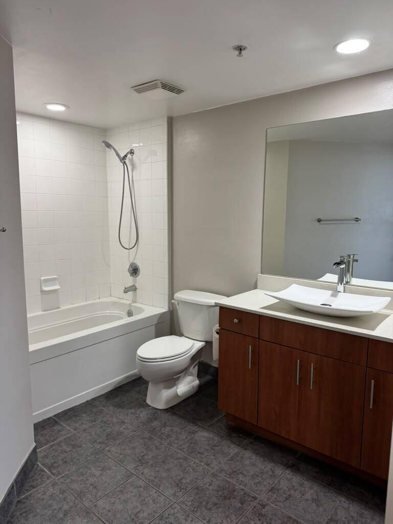 100 N Federal Highway 1134 Property Photo 8