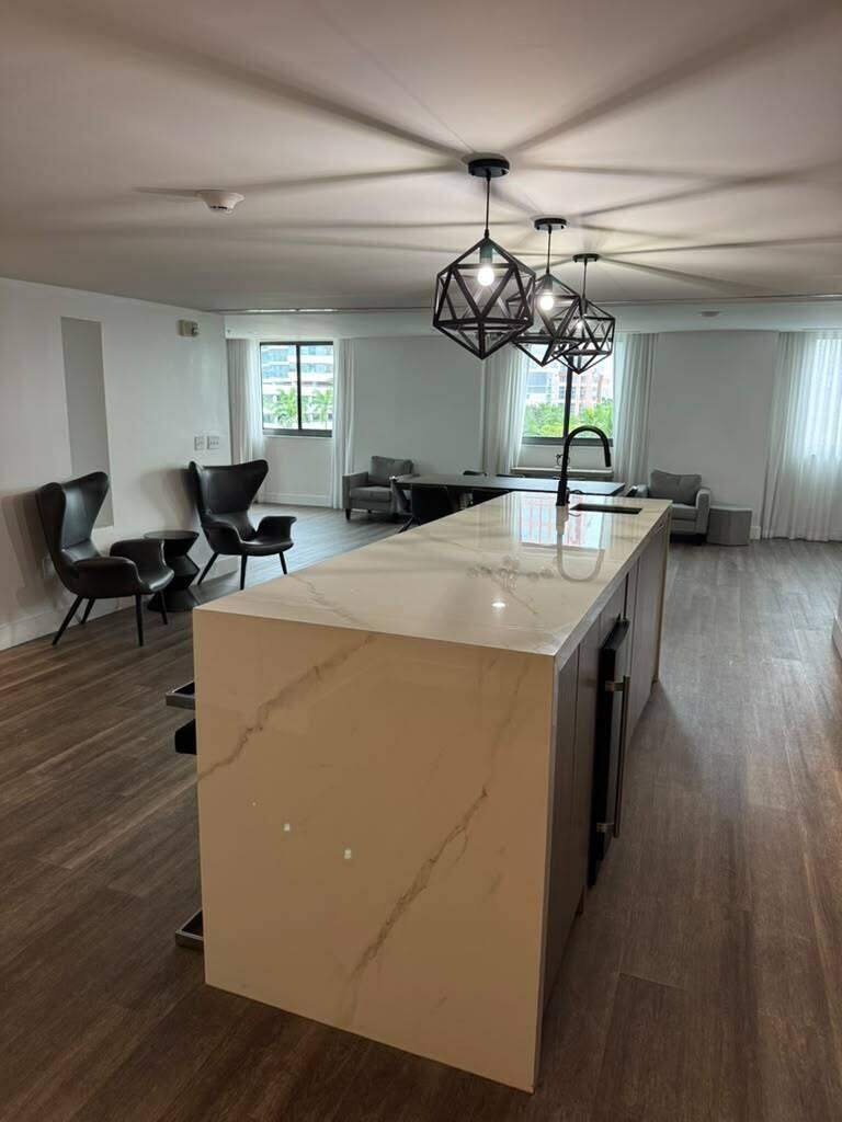 100 N Federal Highway 1134 Property Photo 18