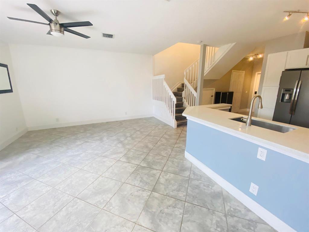 791 Nw 42nd Place Property Photo 10
