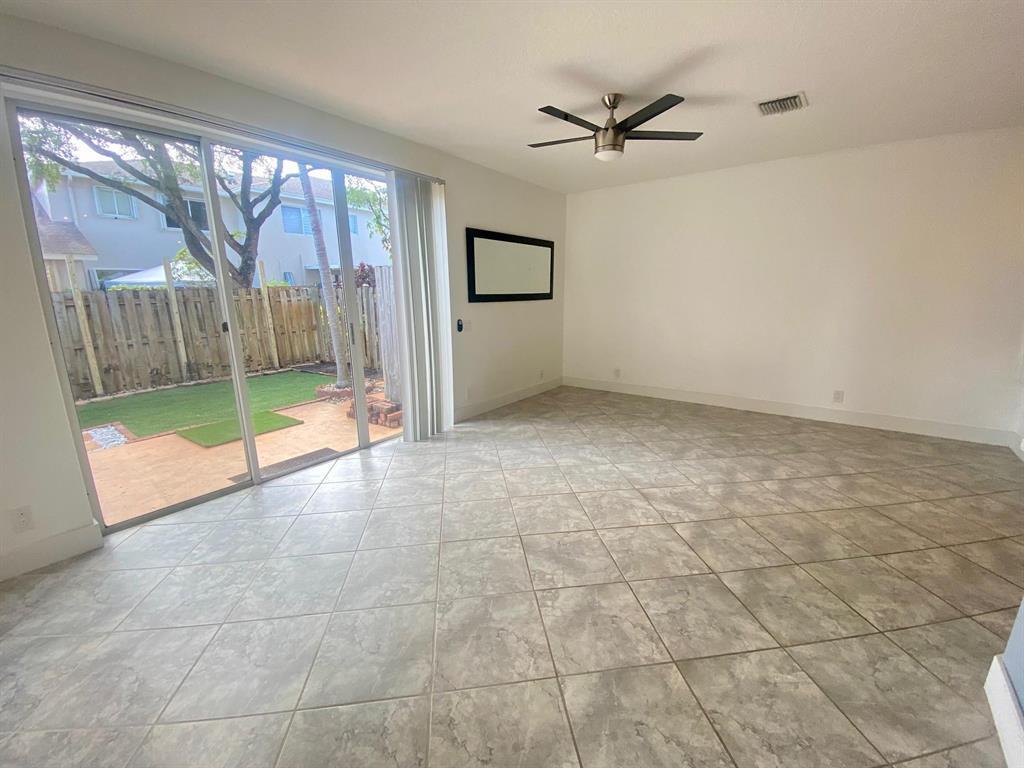 791 Nw 42nd Place Property Photo 13