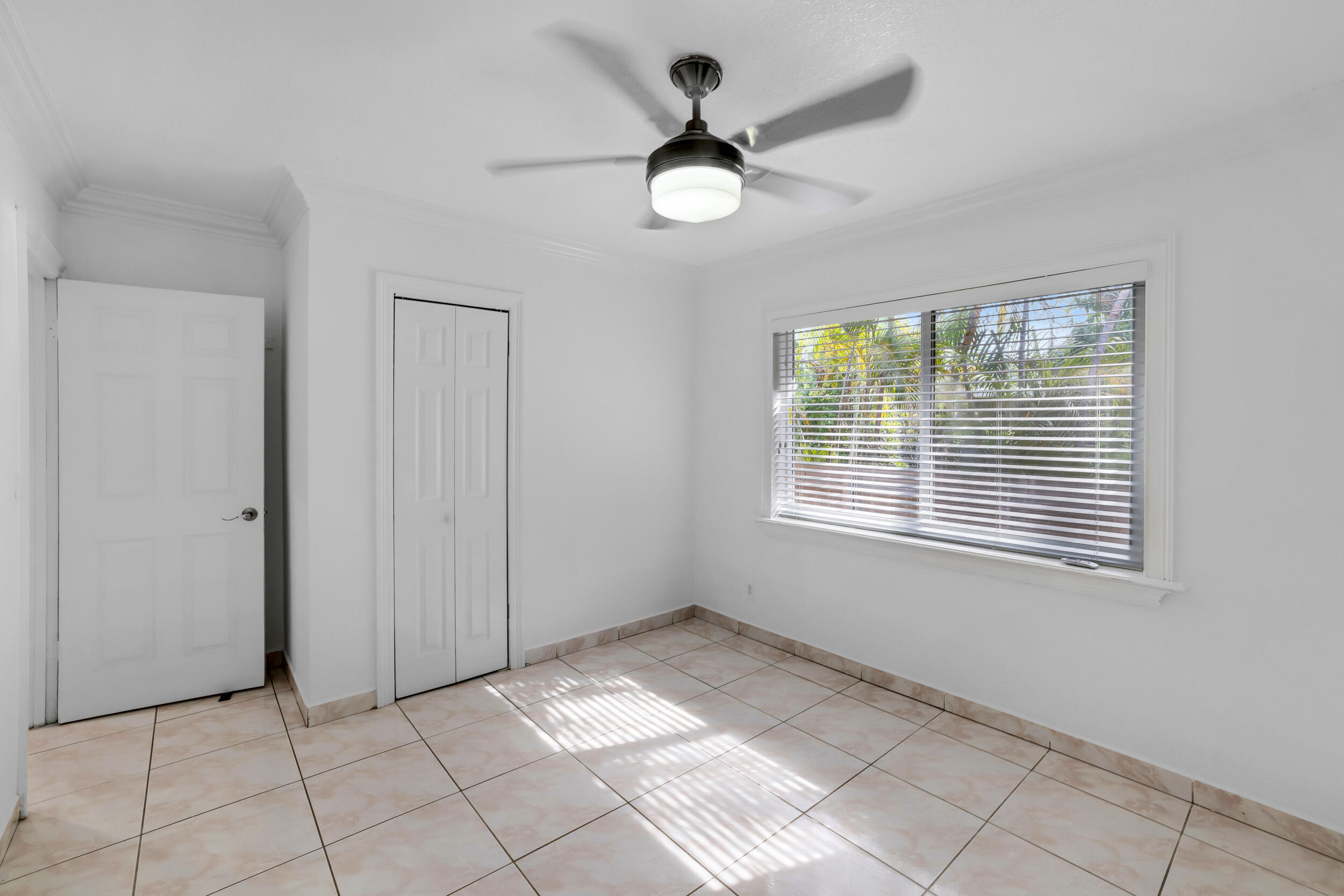 242 W 19th Street Property Photo 7
