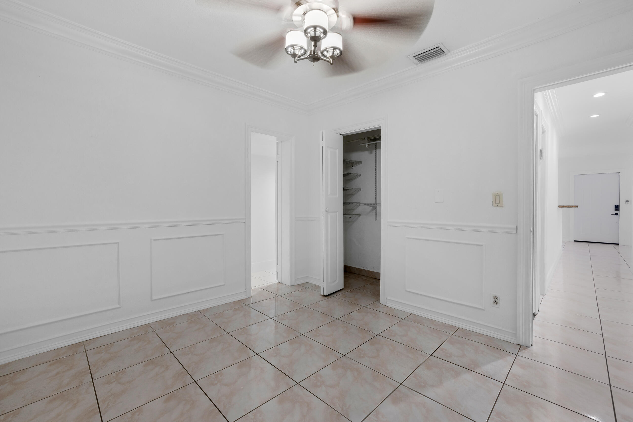 242 W 19th Street Property Photo 15