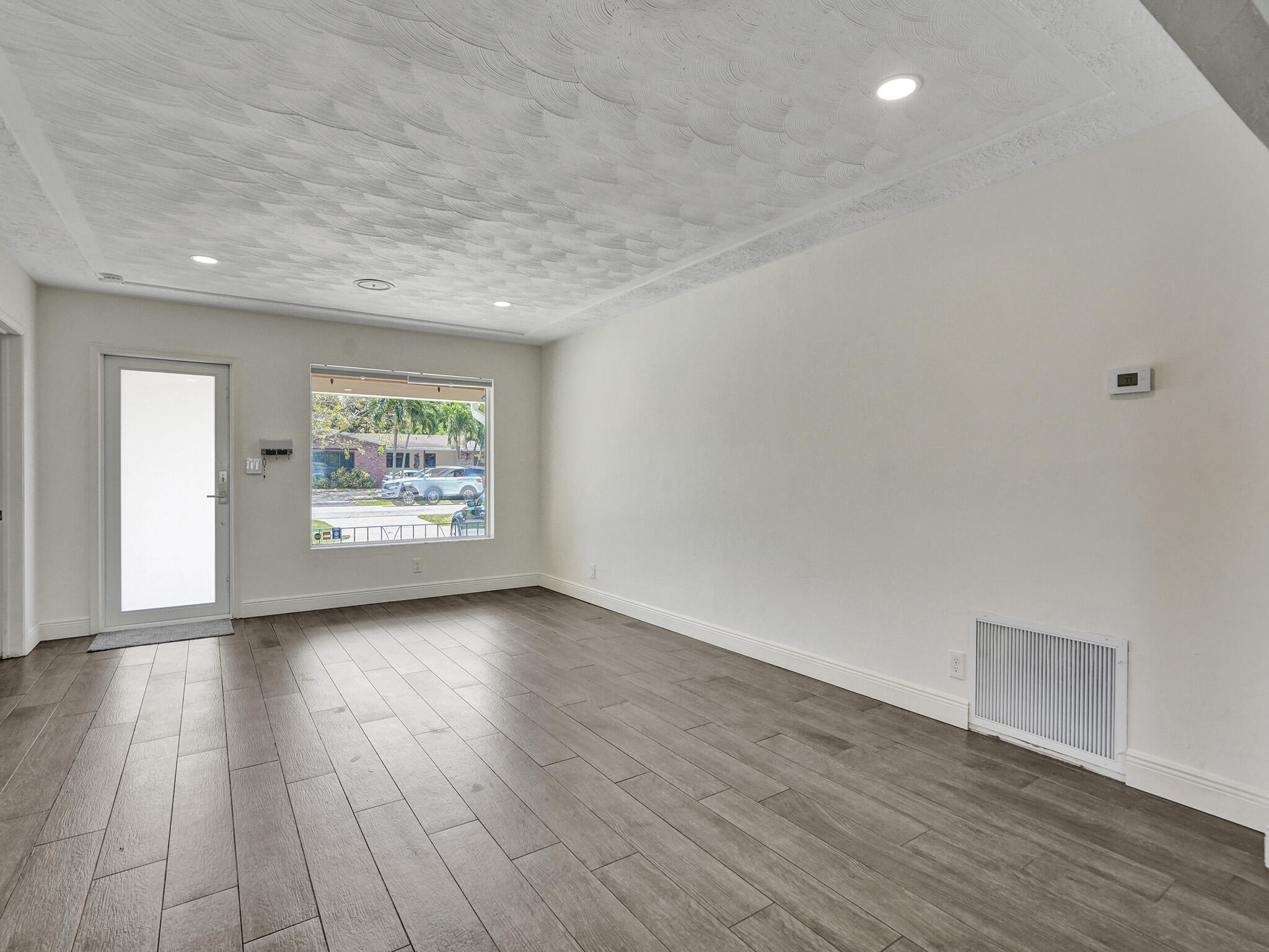 4309 Johnson Street Property Photo 4