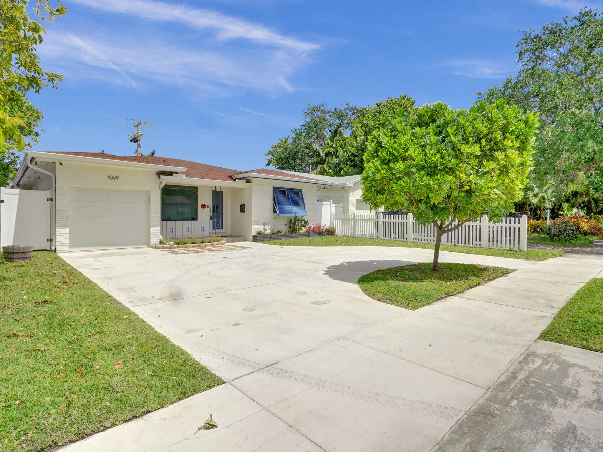 4309 Johnson Street Property Photo 48