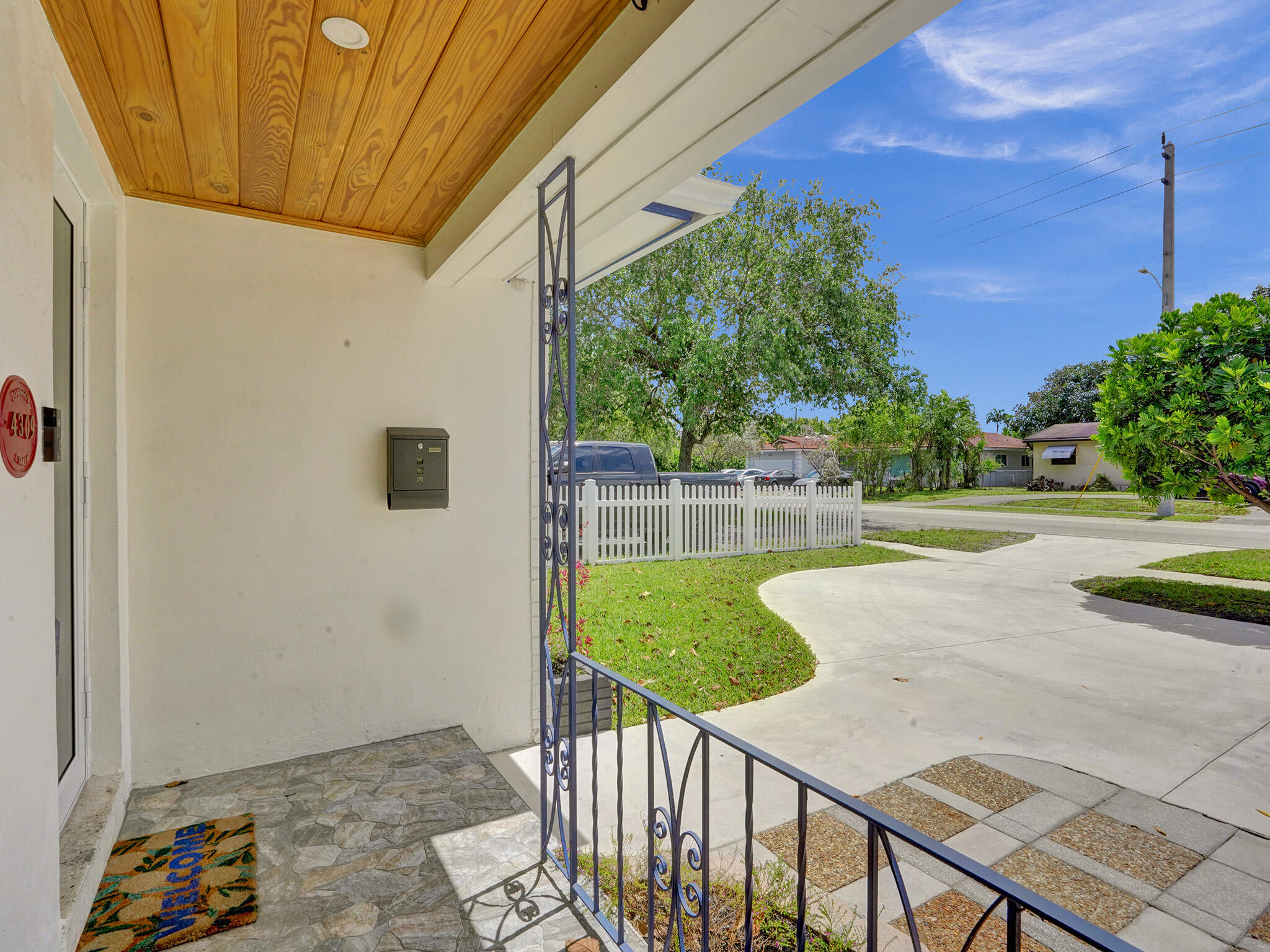 4309 Johnson Street Property Photo 54