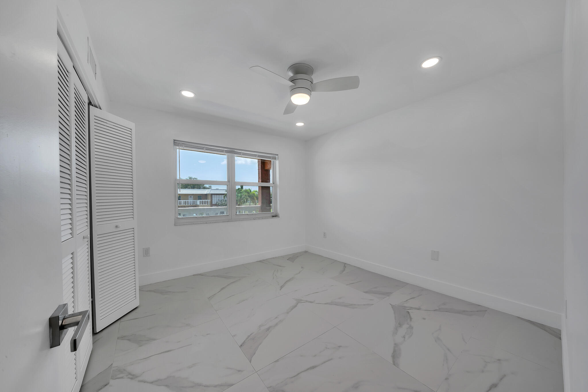9818 Marina Boulevard 1225 Property Photo 12