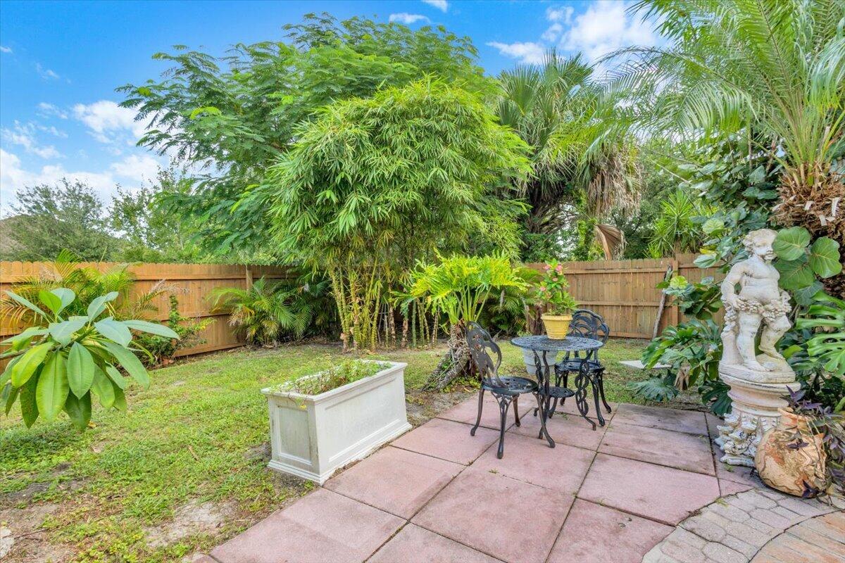 2513 Sw Calender Street Property Photo 5