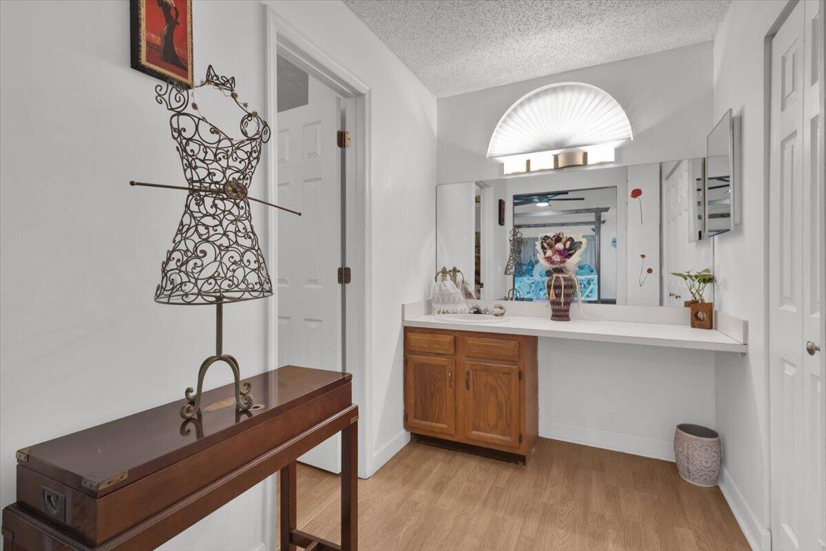 2513 Sw Calender Street Property Photo 15