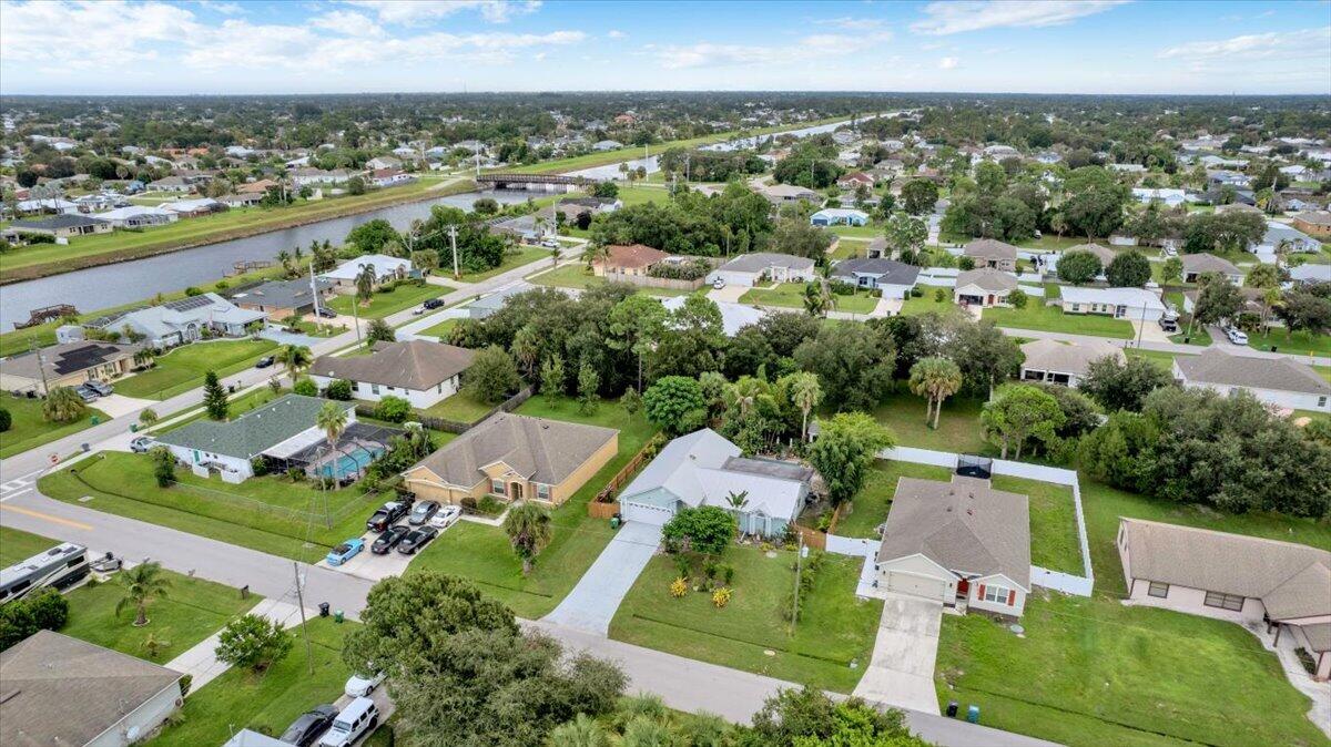 2513 Sw Calender Street Property Photo 46