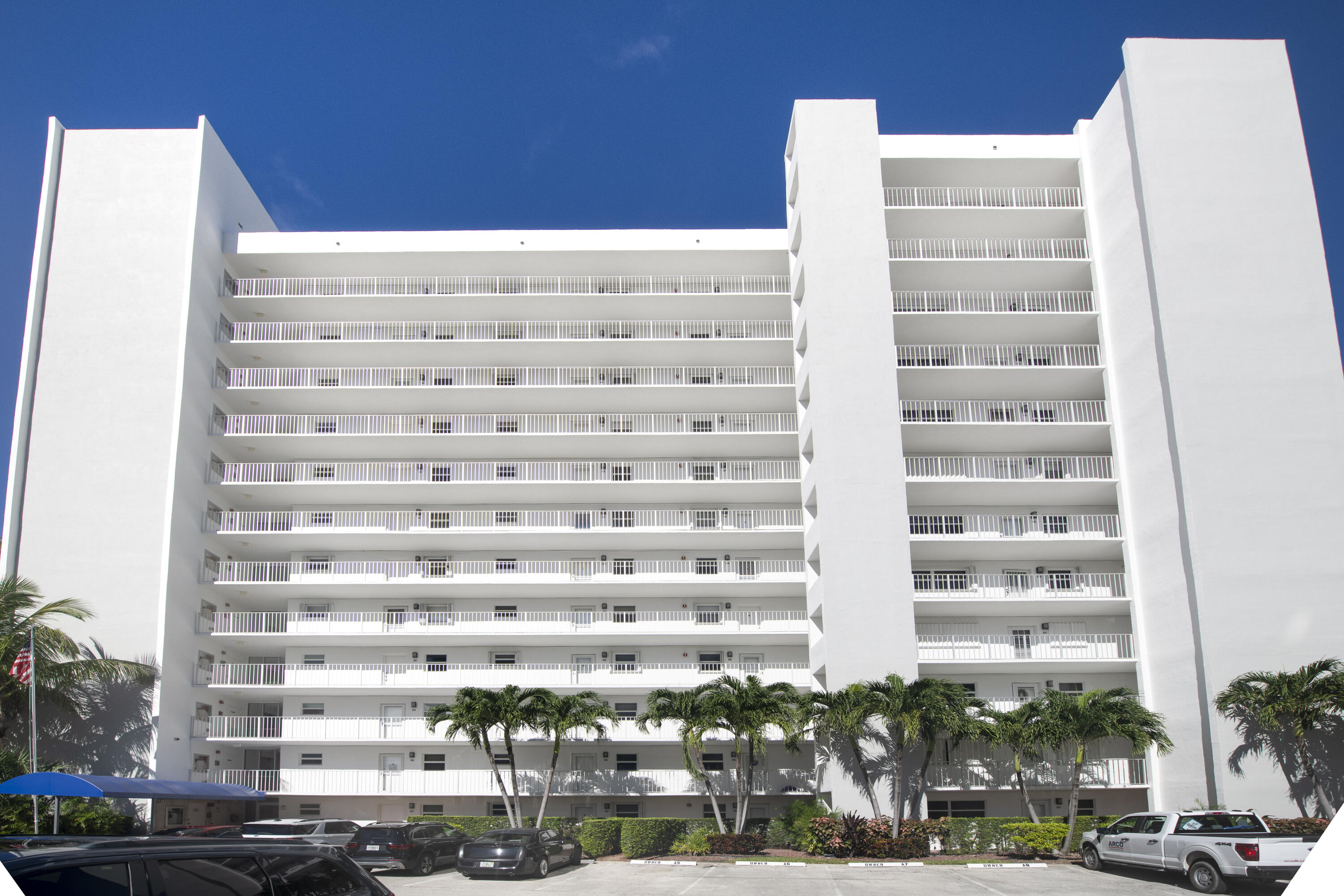 1391 S Ocean 803 Property Photo 2