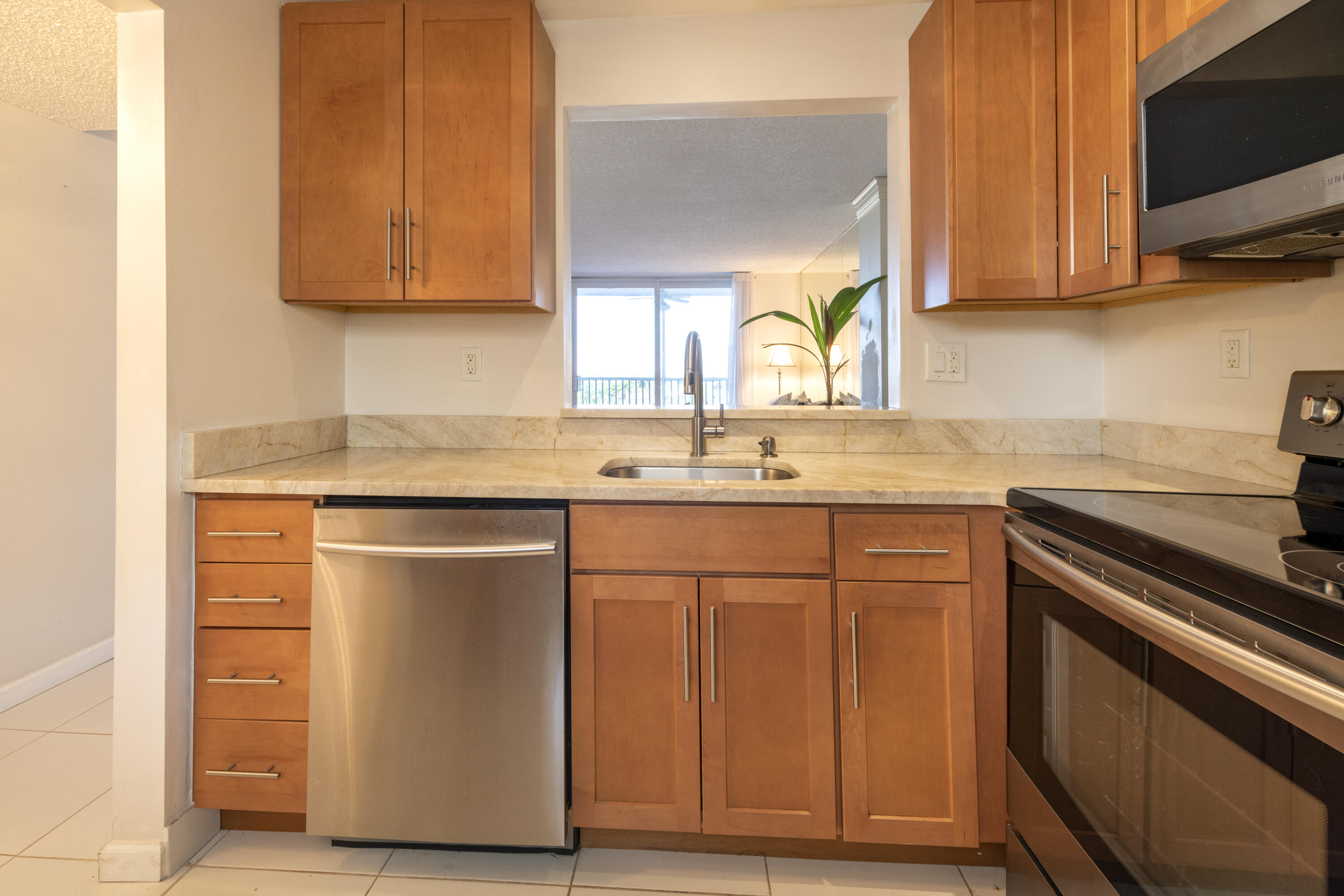 1391 S Ocean 803 Property Photo 4