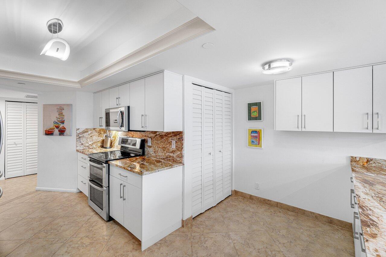 4001 N Ocean Boulevard 306 Property Photo 8