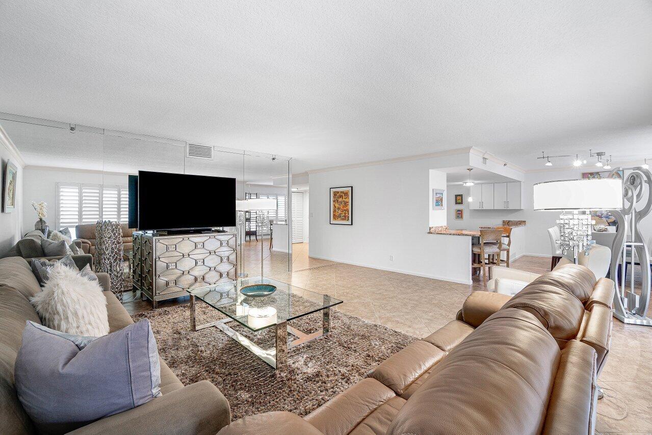 4001 N Ocean Boulevard 306 Property Photo 17