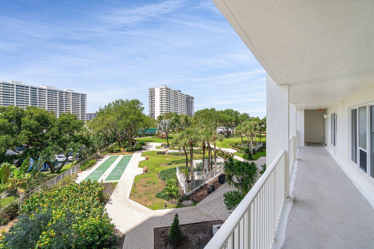 4001 N Ocean Boulevard 306 Property Photo 37