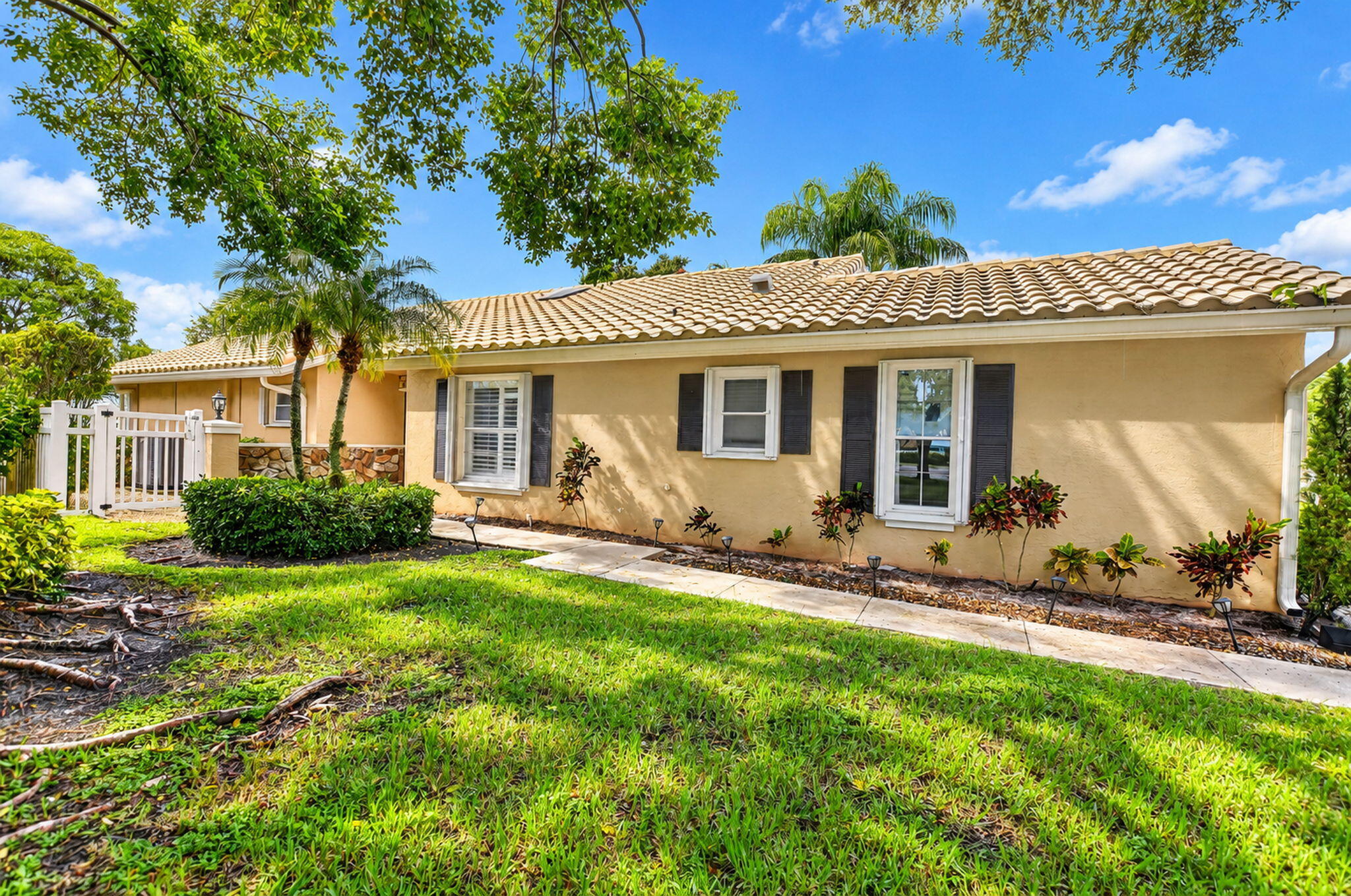 10356 Sunstream Lane Property Photo 5