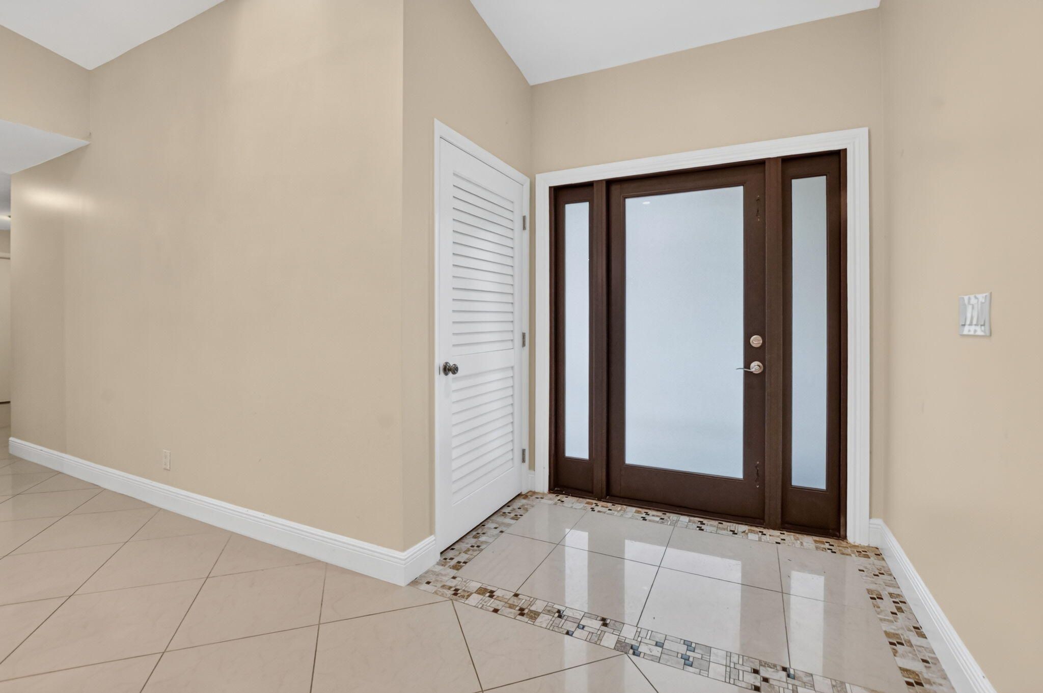 10356 Sunstream Lane Property Photo 8