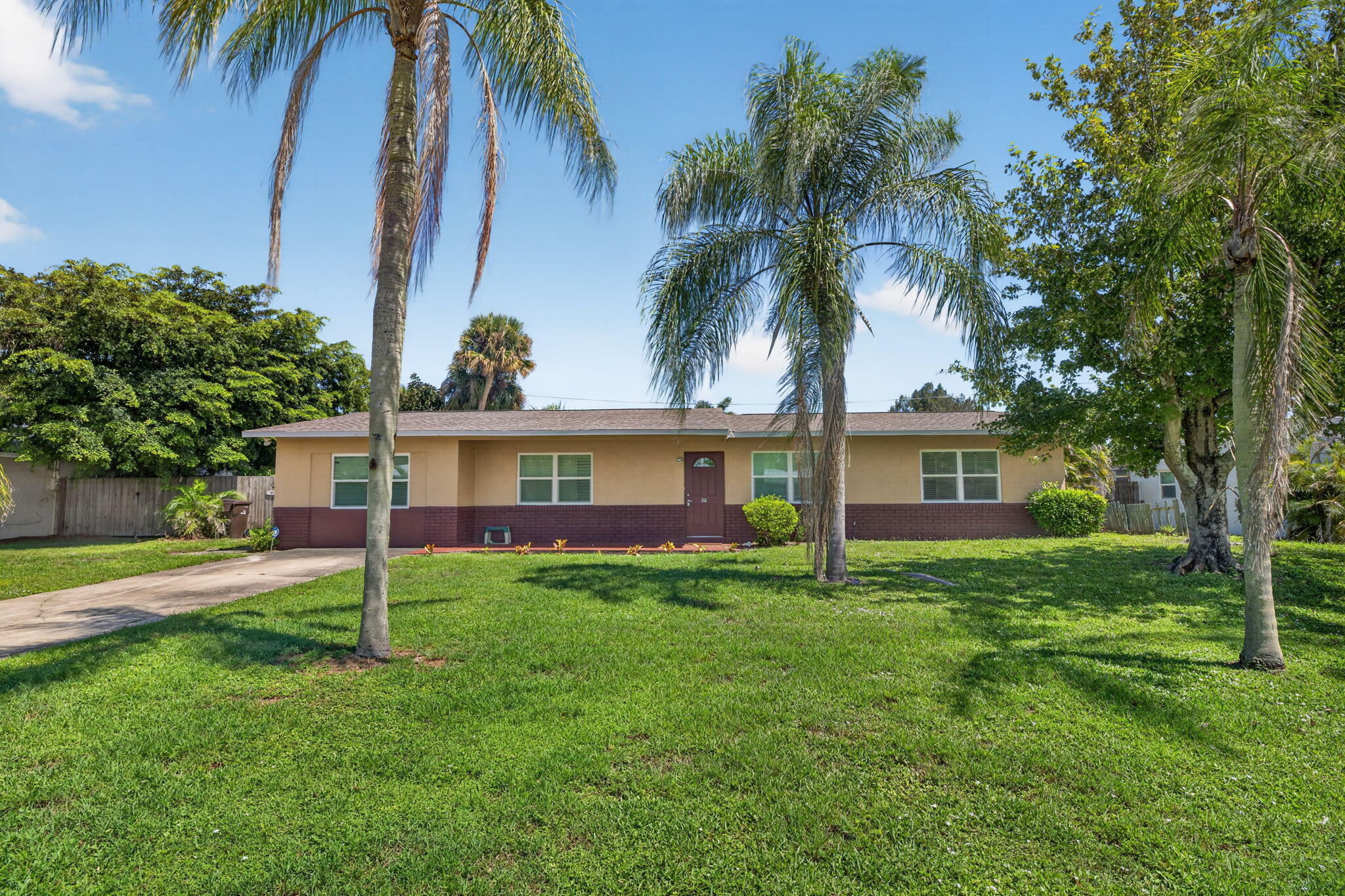921 Se Flamingo Avenue Property Photo 1