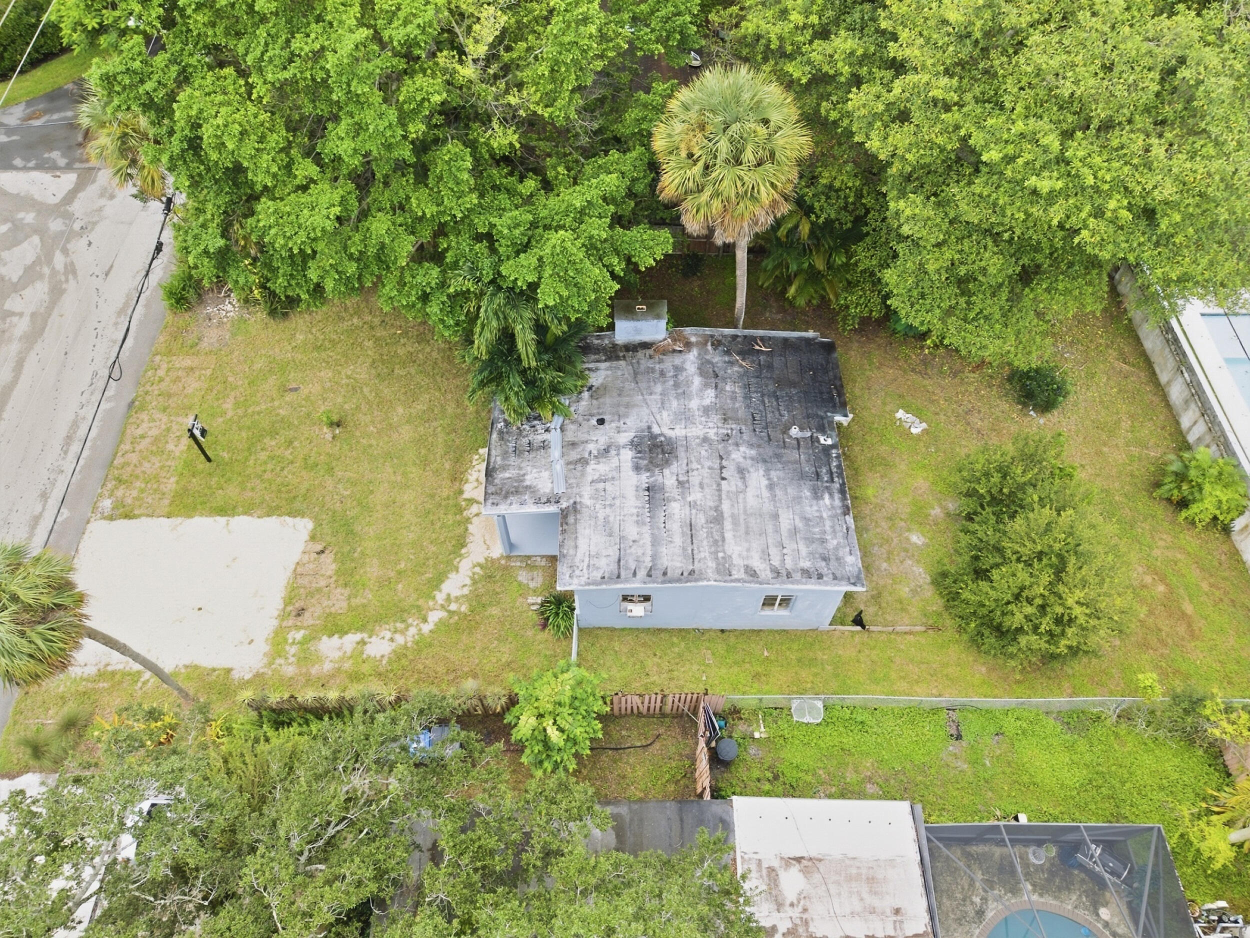 1725 Sw 14th Court Property Photo 4