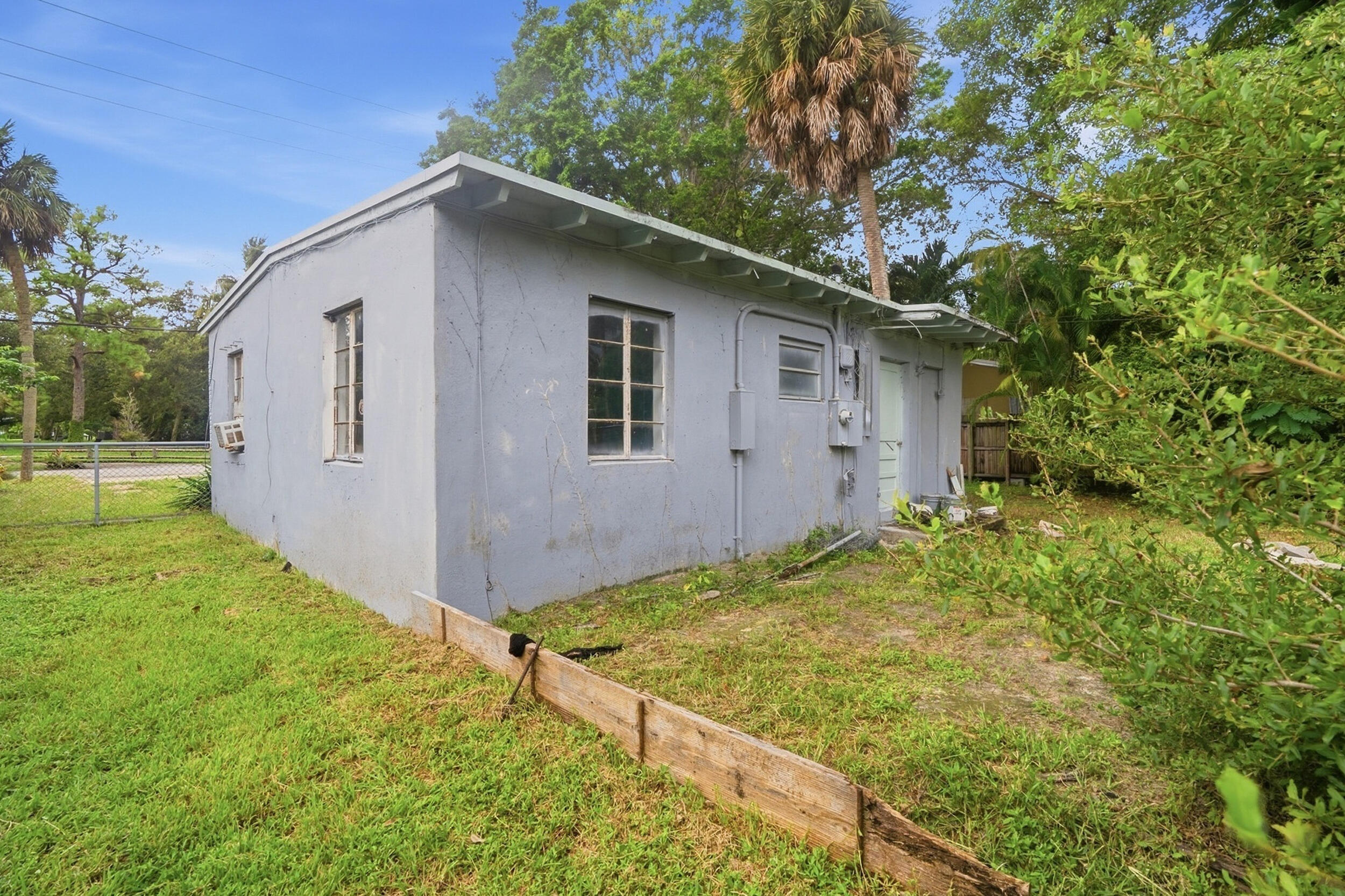 1725 Sw 14th Court Property Photo 13