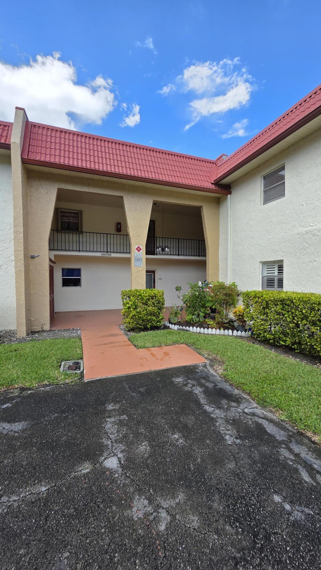 319 Lake Frances Drive Property Photo 2