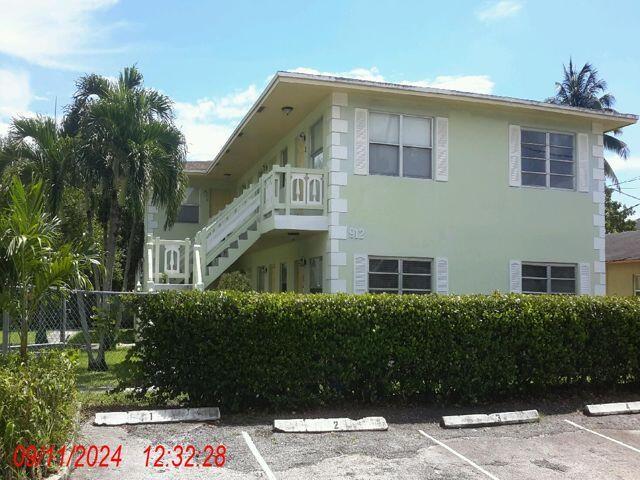 912 Sw 15th Terrace 1-4 Property Photo 1