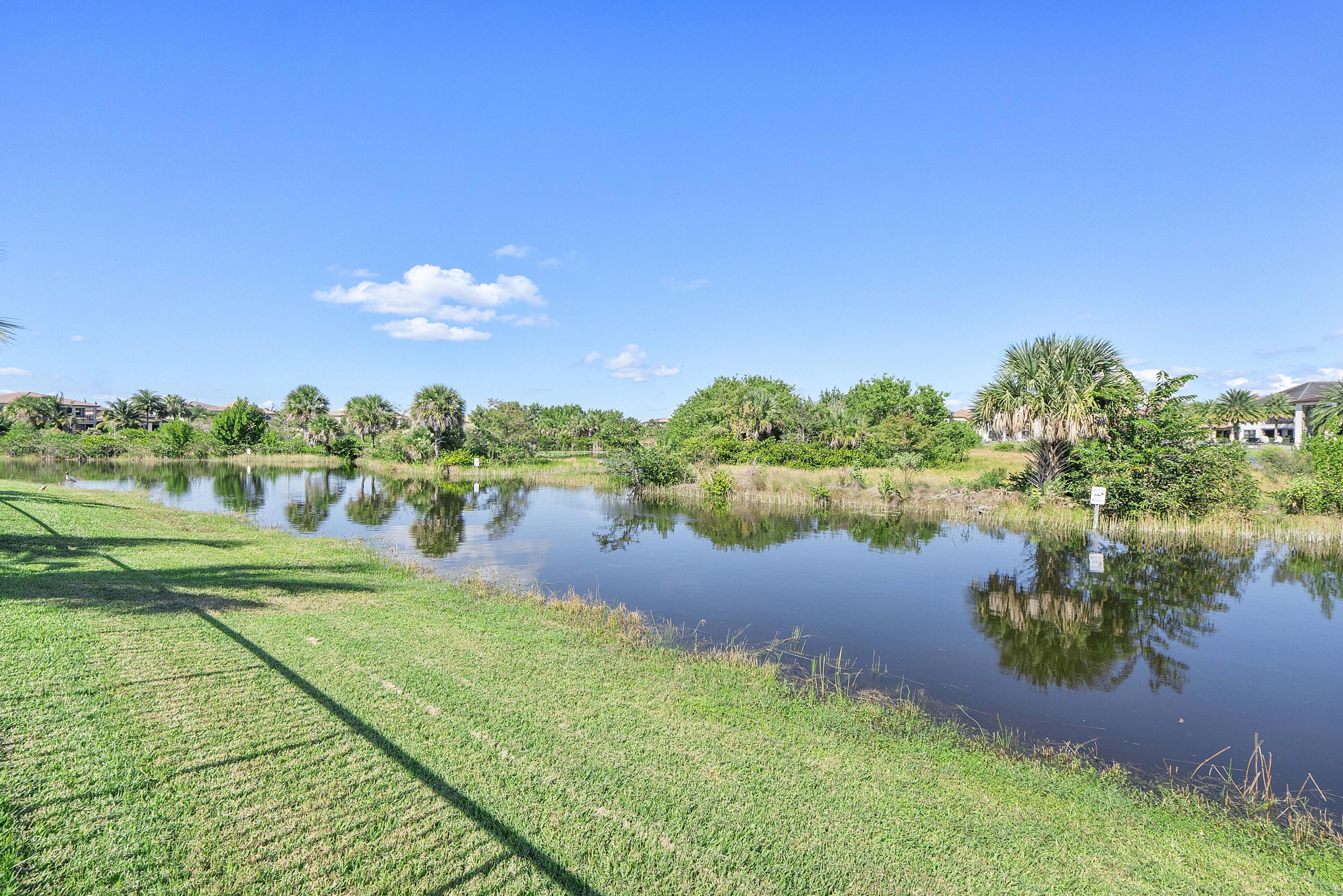 11425 Watercrest Circle E Property Photo 32