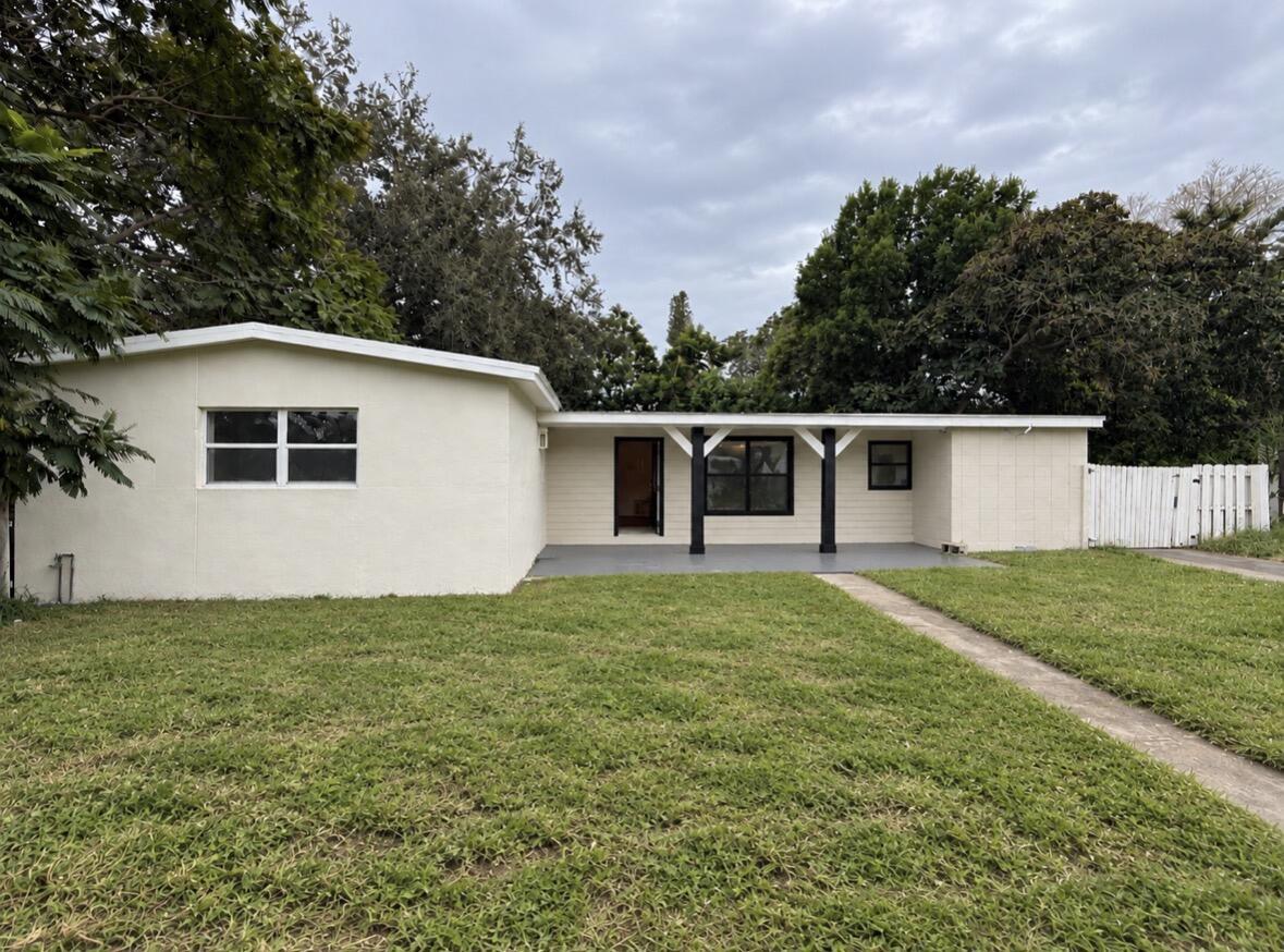 180 Se Serenata Court Property Photo 1