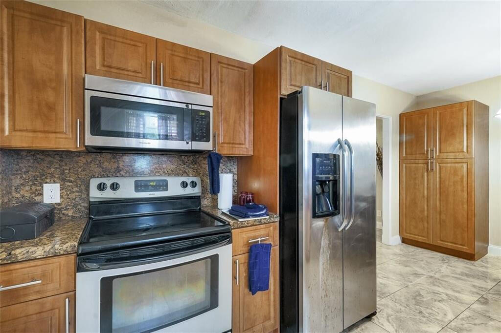 617 Lakeside Harbor Property Photo 4