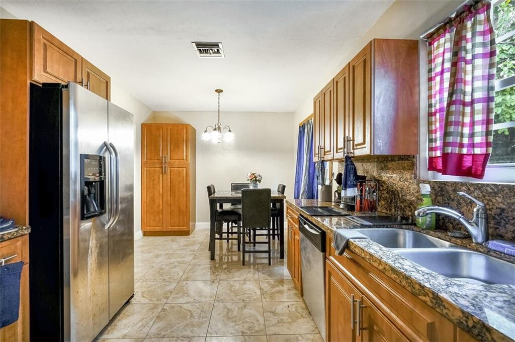 617 Lakeside Harbor Property Photo 5