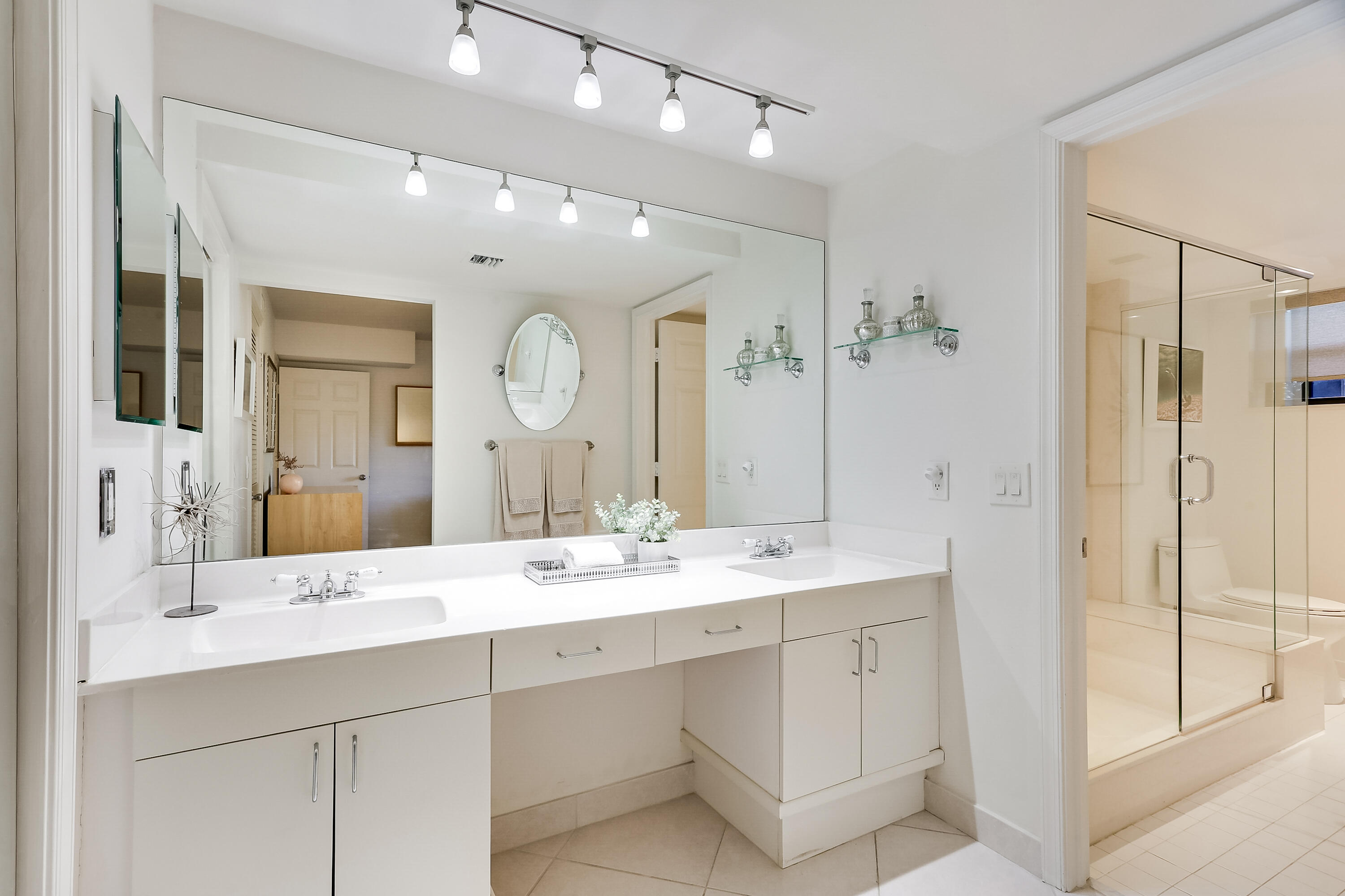 16671 Traders Crossing N 121 Property Photo 9