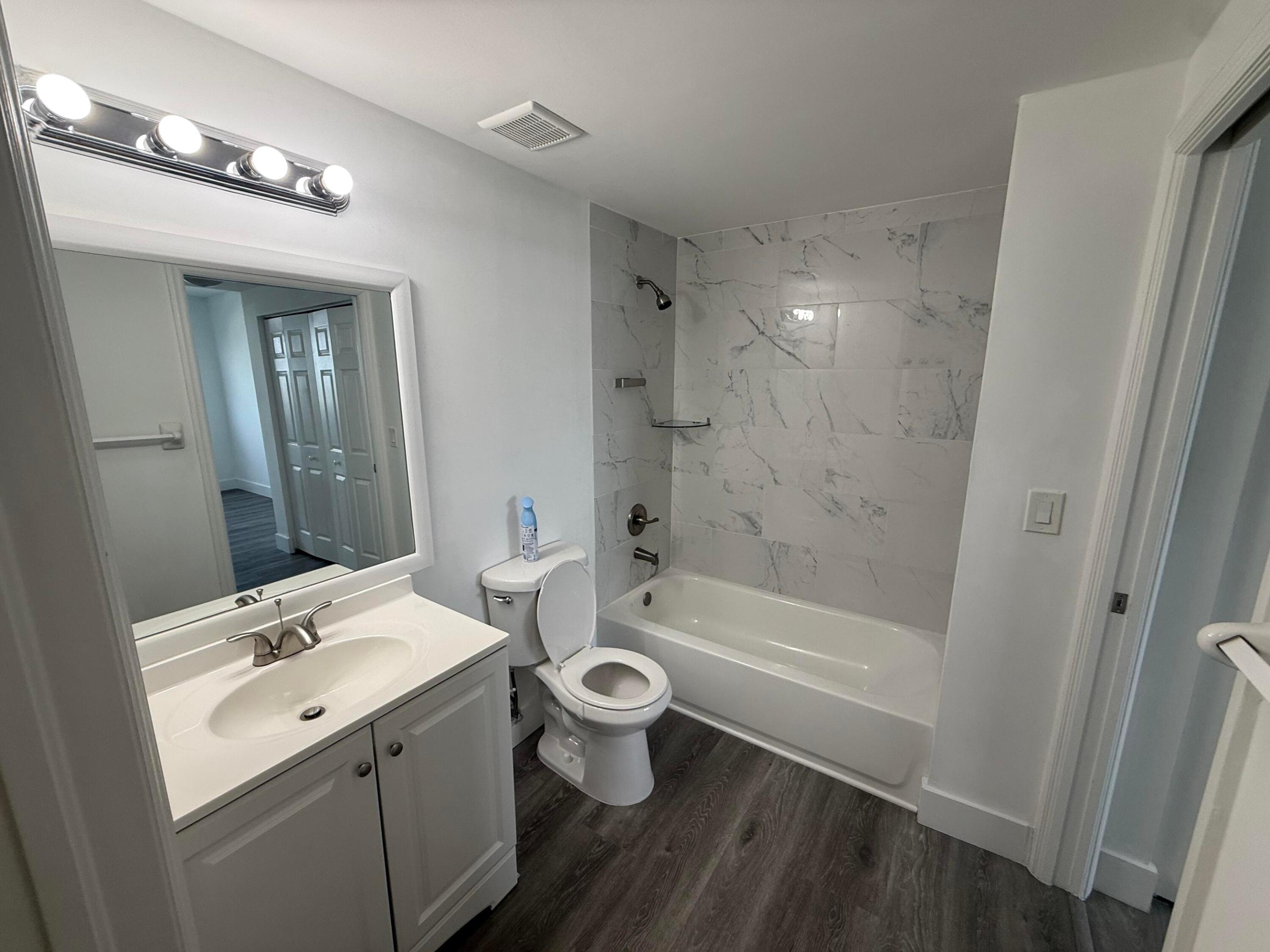 215 Sw 42nd Avenue 601 Property Photo 3