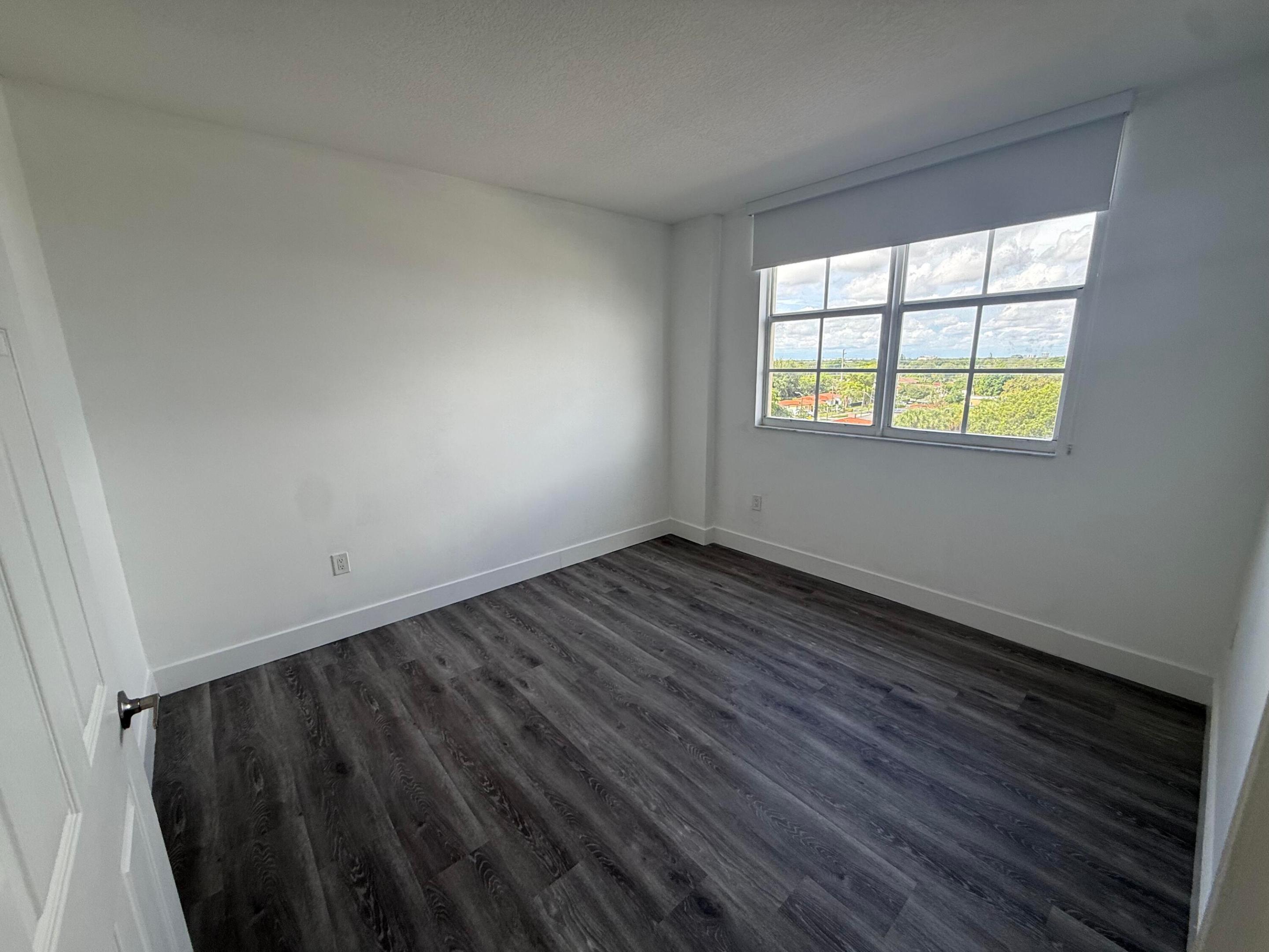 215 Sw 42nd Avenue 601 Property Photo 8