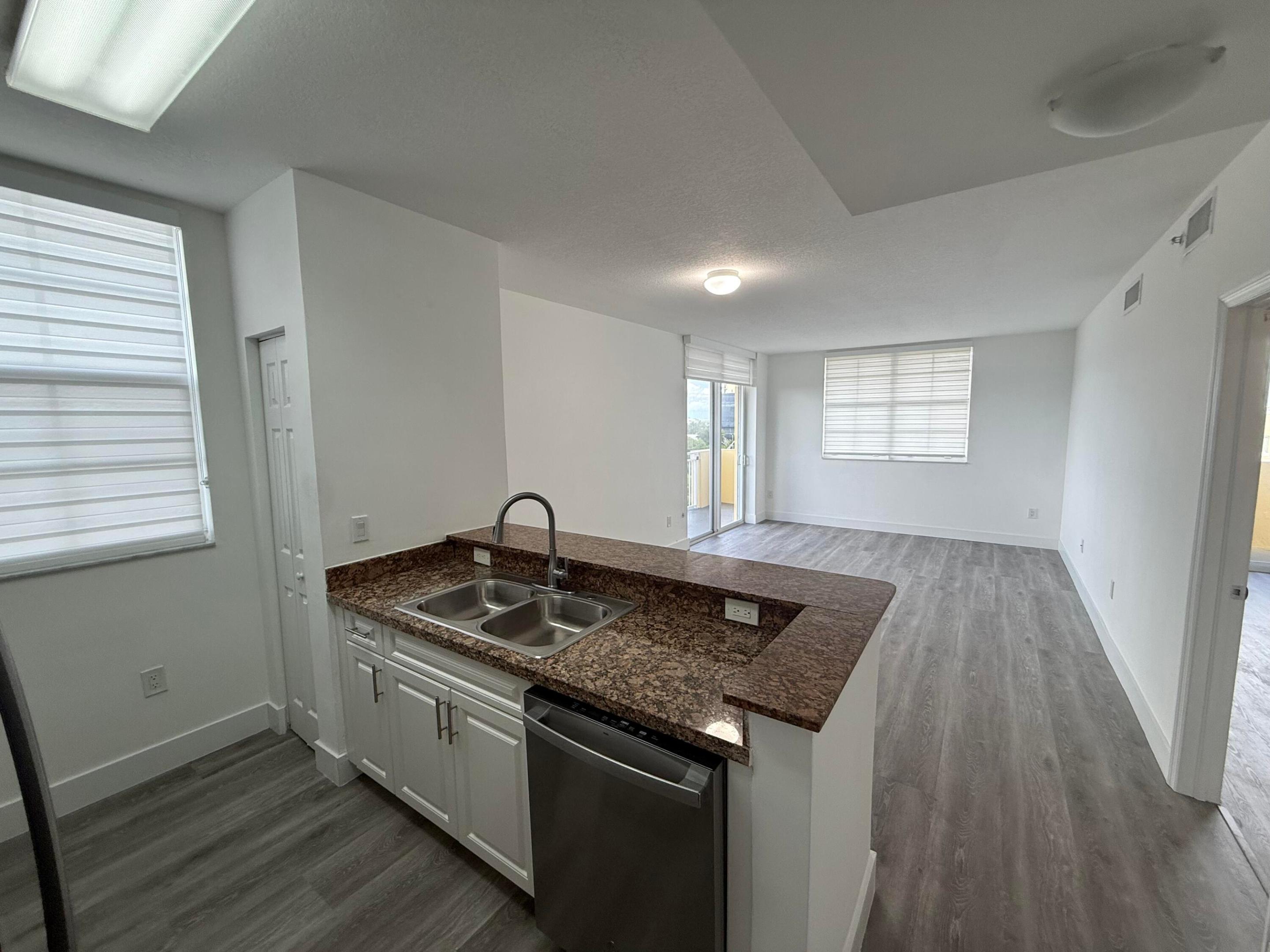 215 Sw 42nd Avenue 601 Property Photo 17